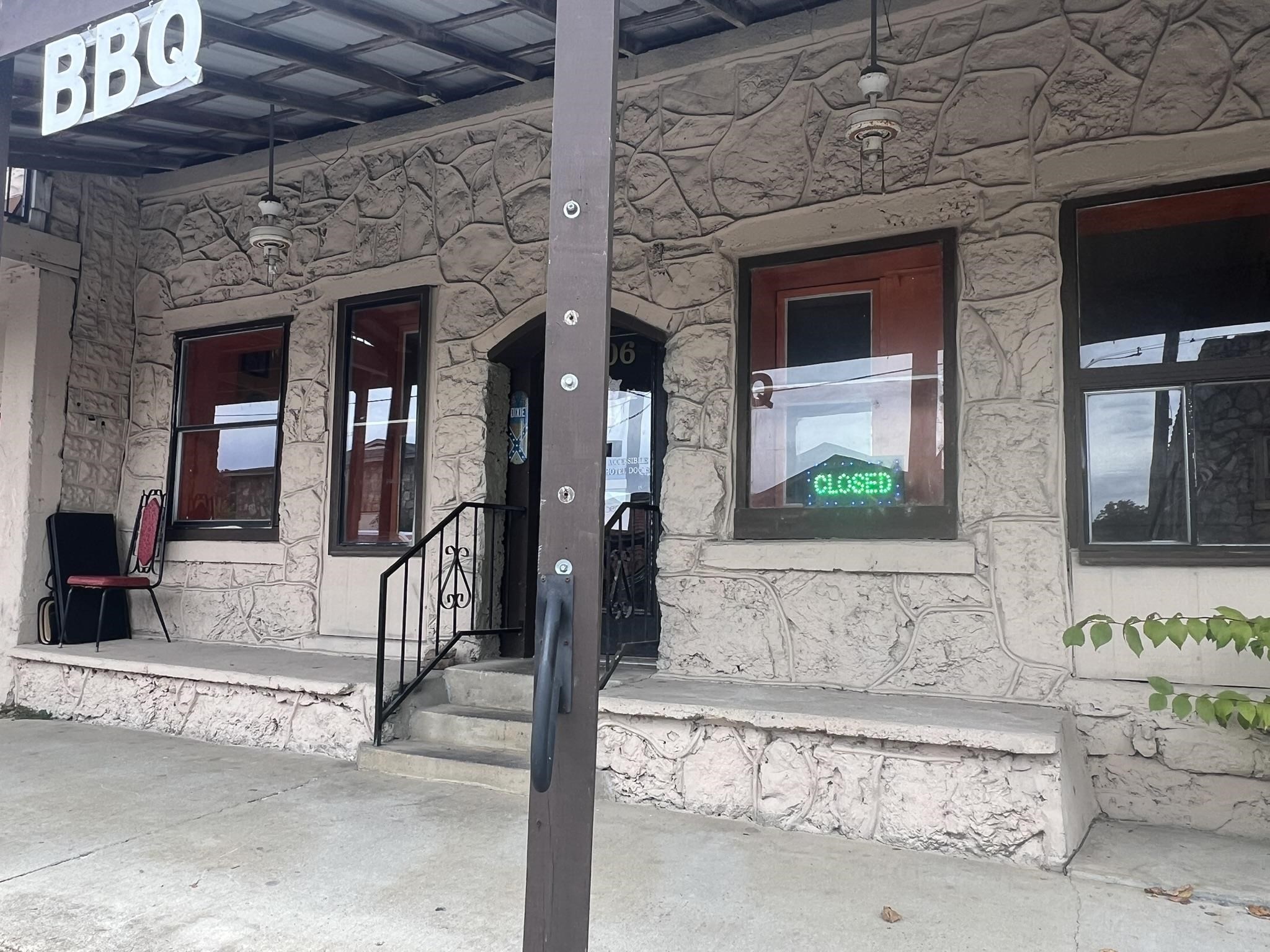 Photo 3 - Commercial / Industrial for sale – 206 E Main   Hardy, AR