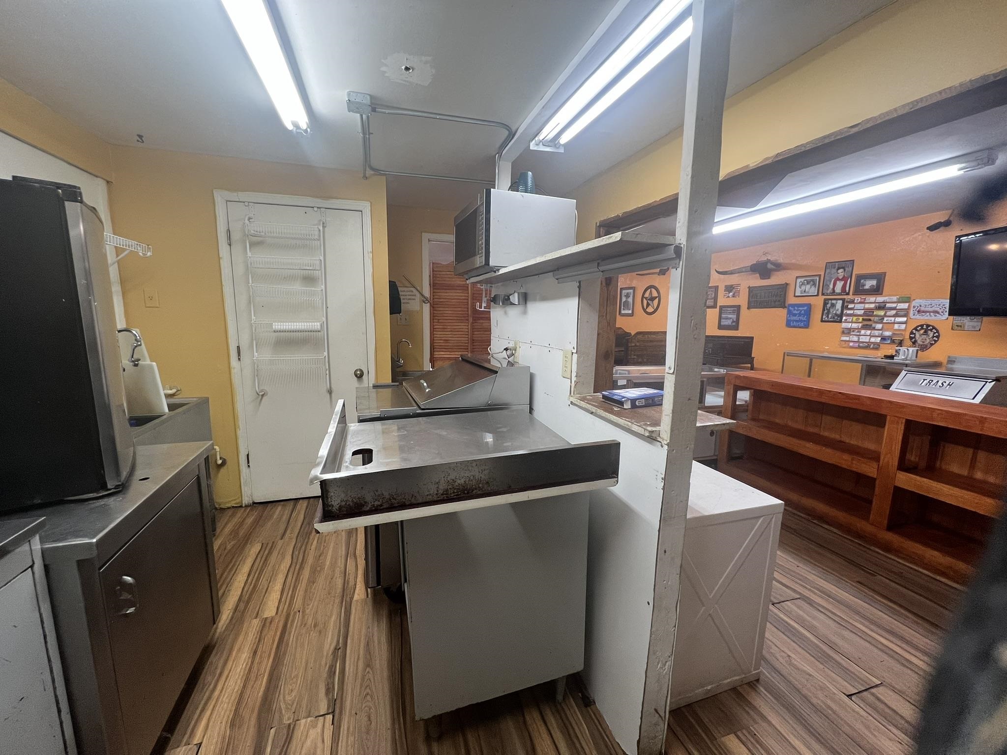 Photo 30 - Commercial / Industrial for sale – 206 E Main   Hardy, AR