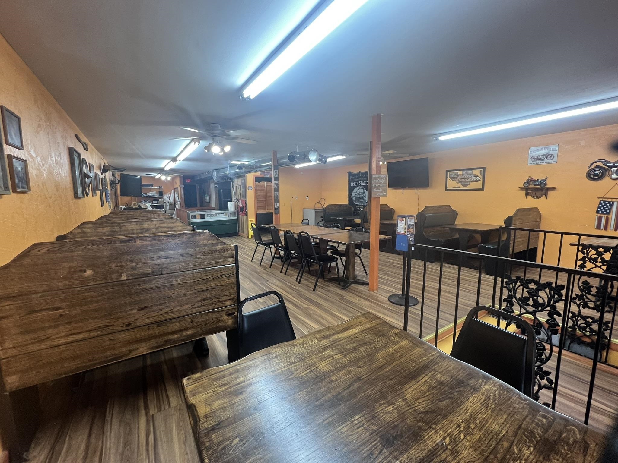 Photo 4 - Commercial / Industrial for sale – 206 E Main   Hardy, AR