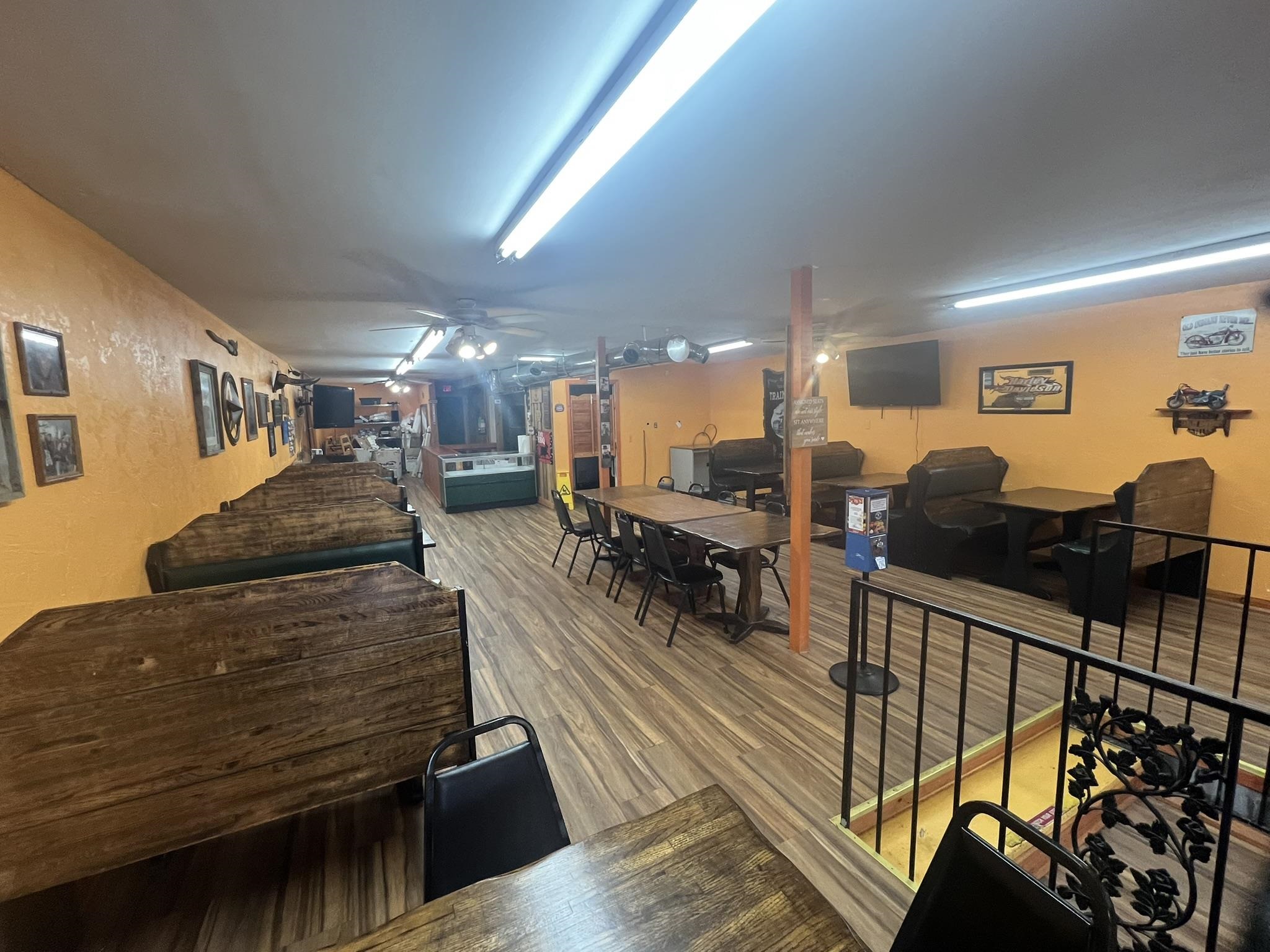 Photo 5 - Commercial / Industrial for sale – 206 E Main   Hardy, AR