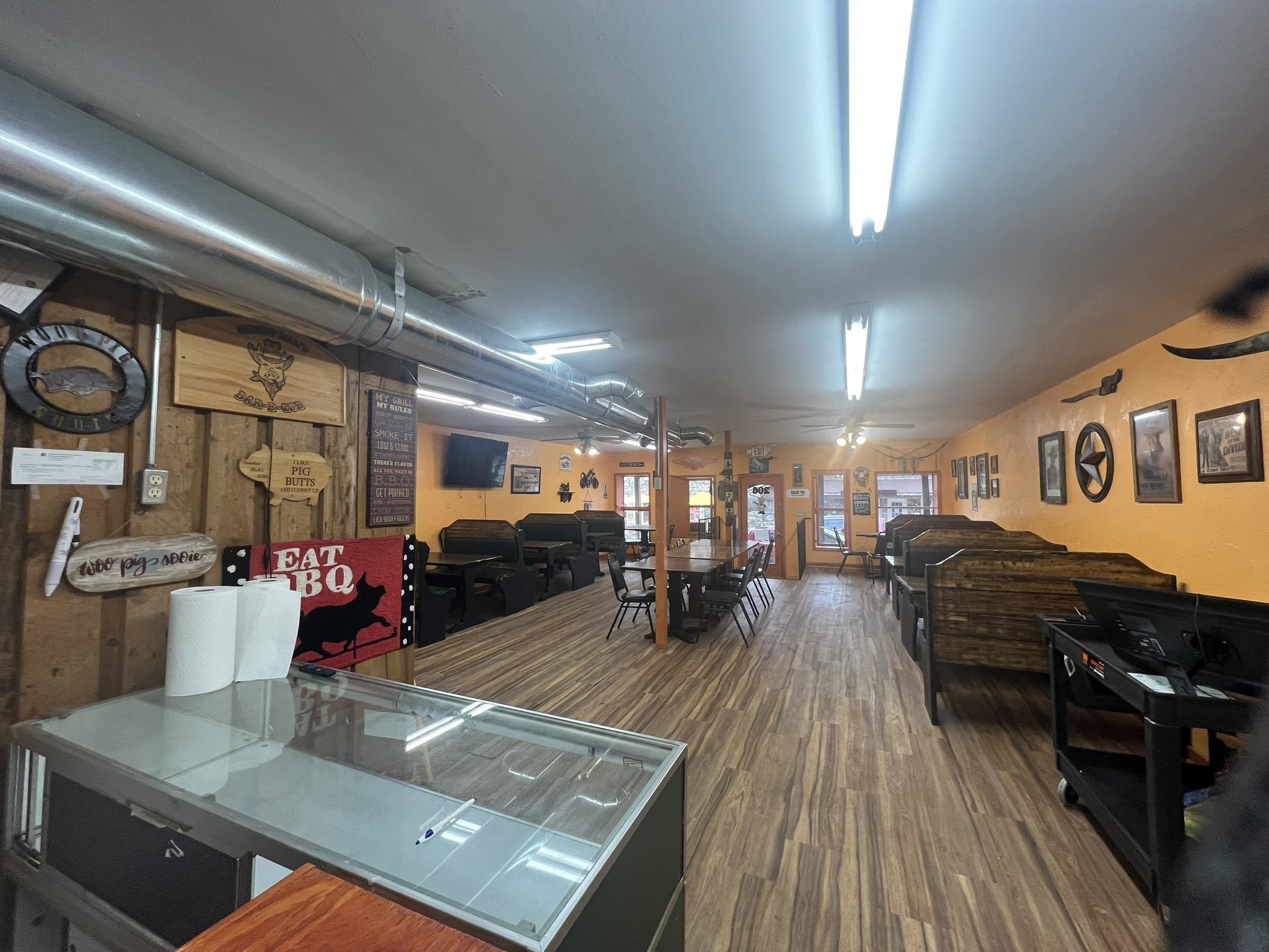 Photo 10 - Commercial / Industrial for sale – 206 E Main   Hardy, AR