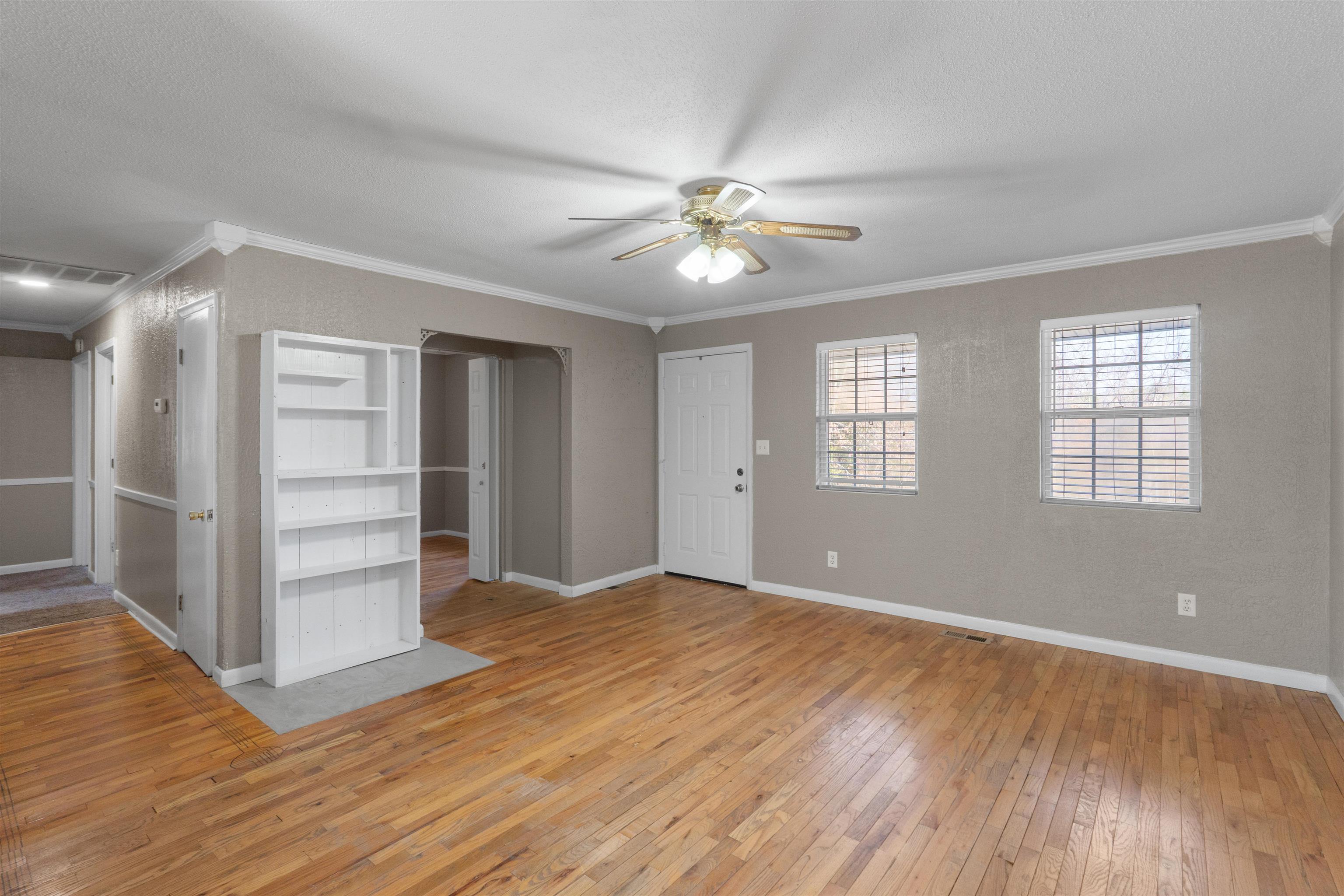 Photo 3 - Residential for sale – 102  Capri Drive   Melbourne, AR