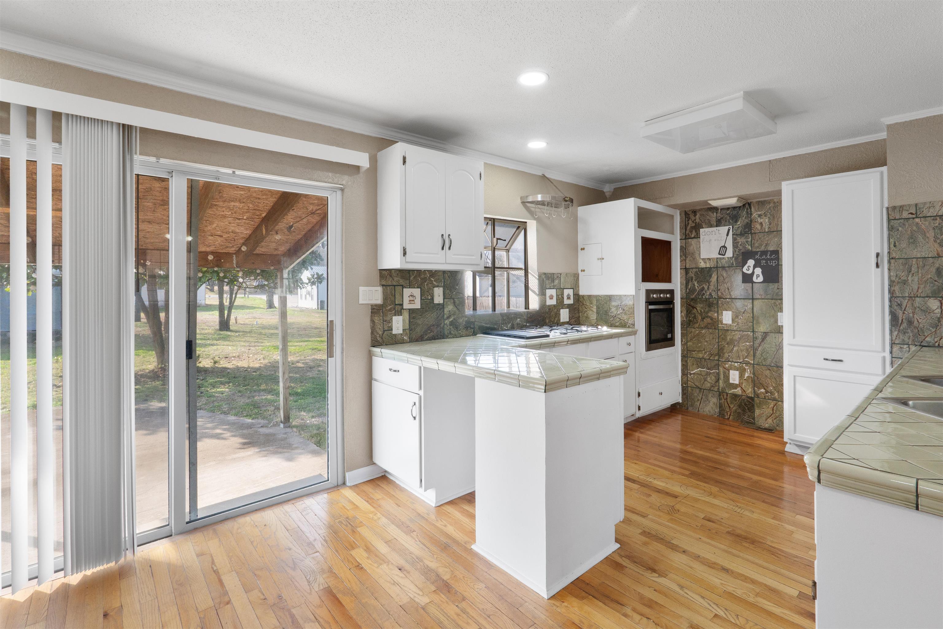 Photo 4 - Residential for sale – 102  Capri Drive   Melbourne, AR