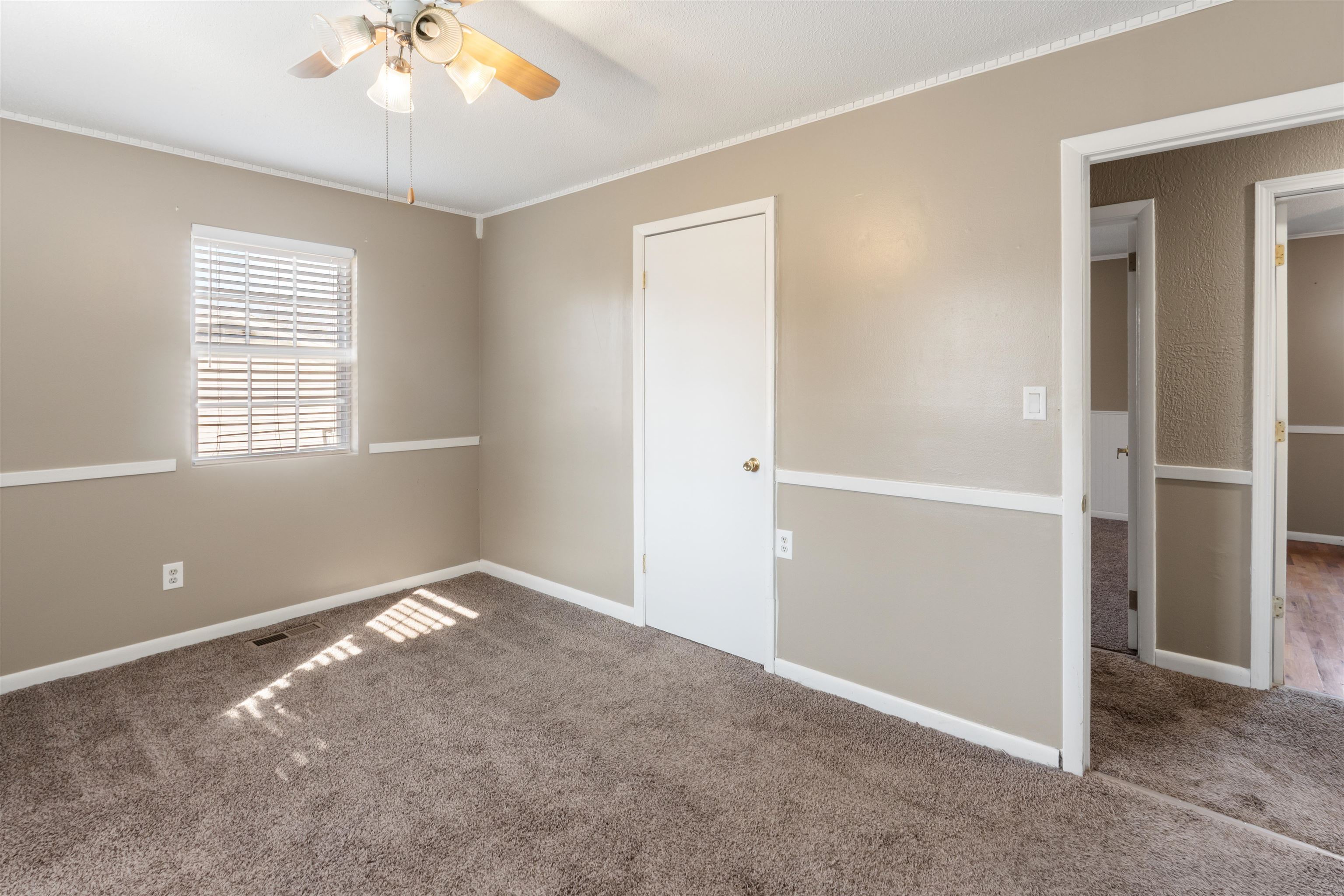 Photo 7 - Residential for sale – 102  Capri Drive   Melbourne, AR