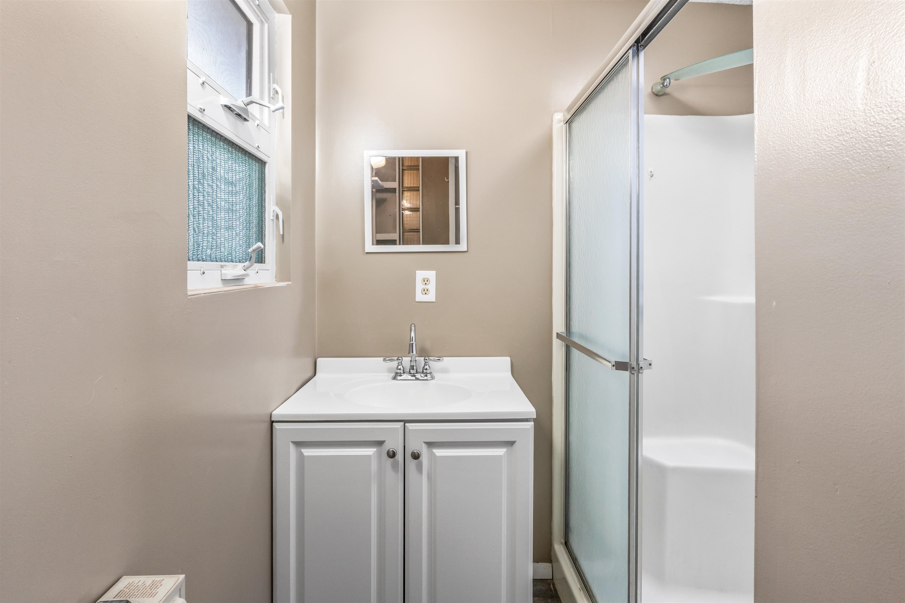 Photo 10 - Residential for sale – 102  Capri Drive   Melbourne, AR