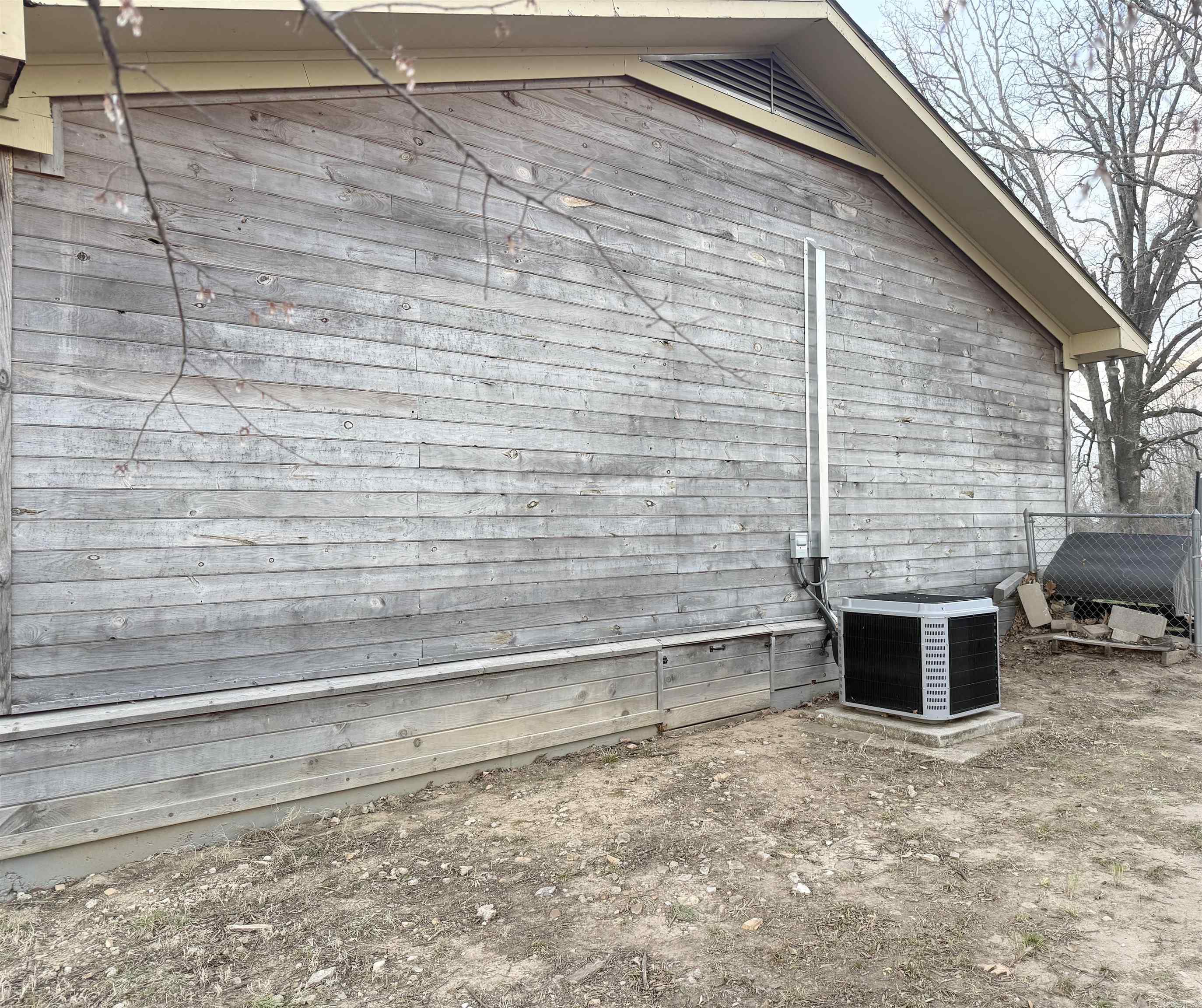 Photo 7 - Residential for sale – 1650 N Hill   Newark, AR