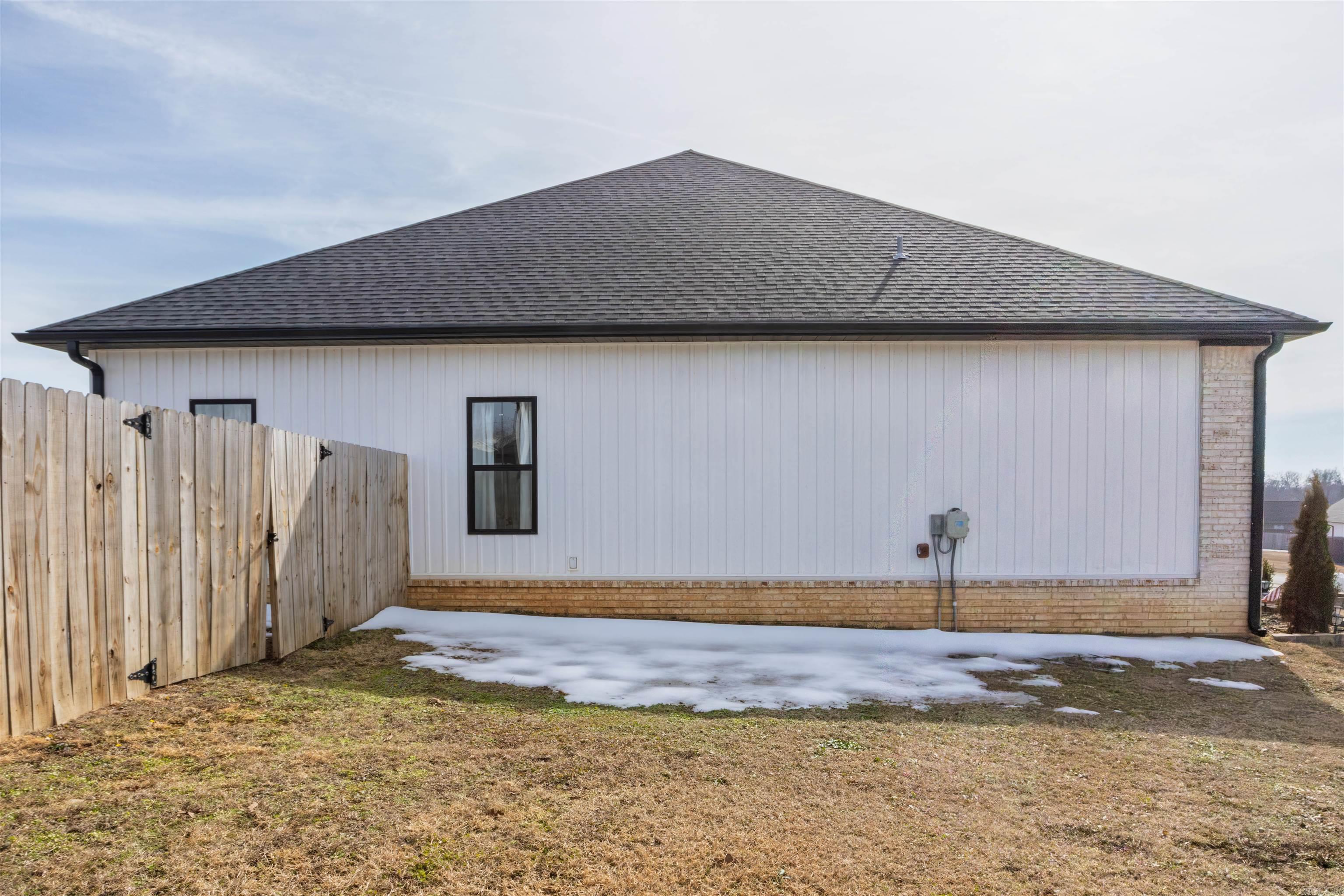 Photo 3 - Residential for sale – 120  Sarah Grace   Batesville, AR