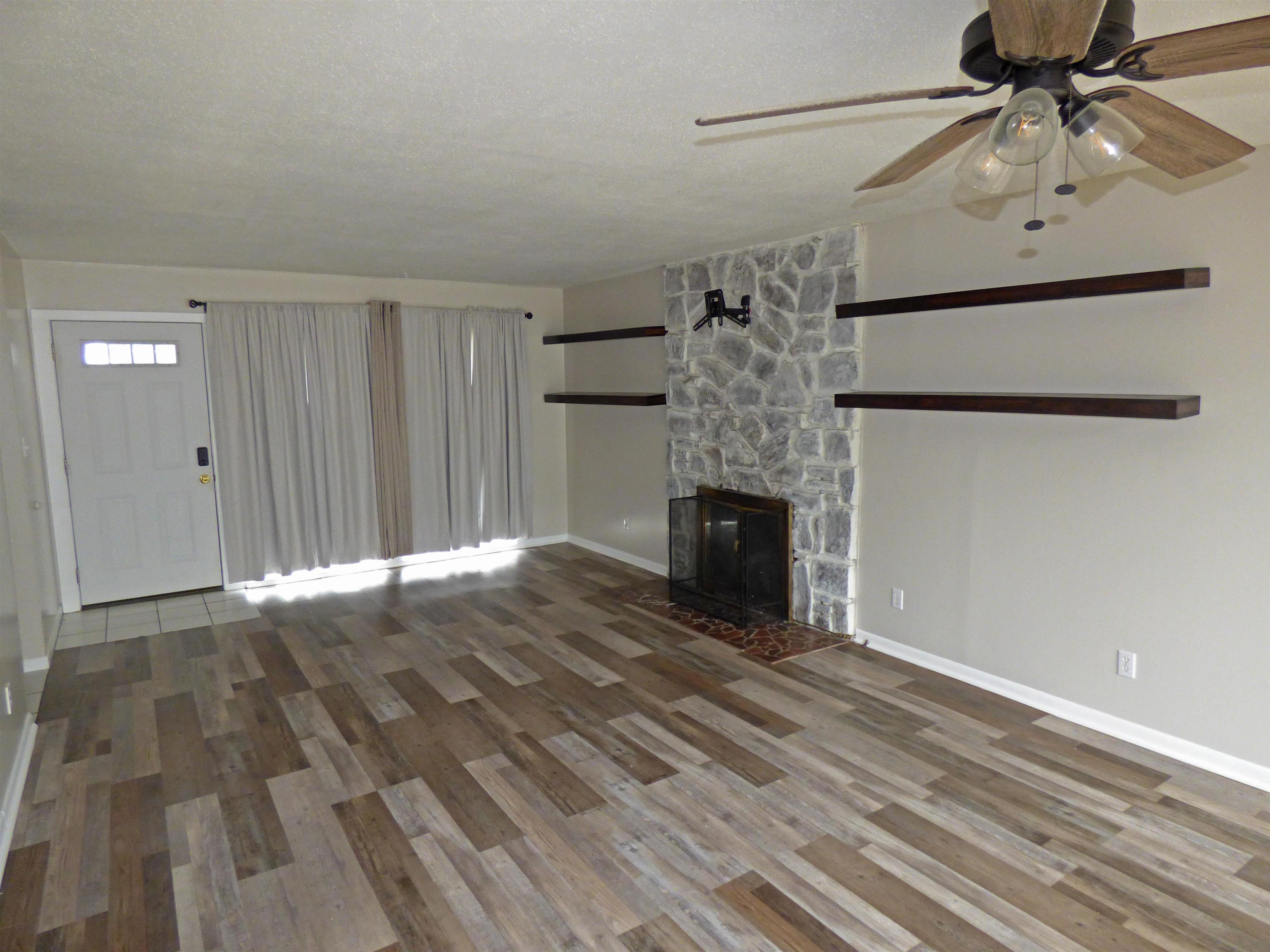 Photo 2 - Residential for sale – 15  Setting Sun   Cherokee Village, AR