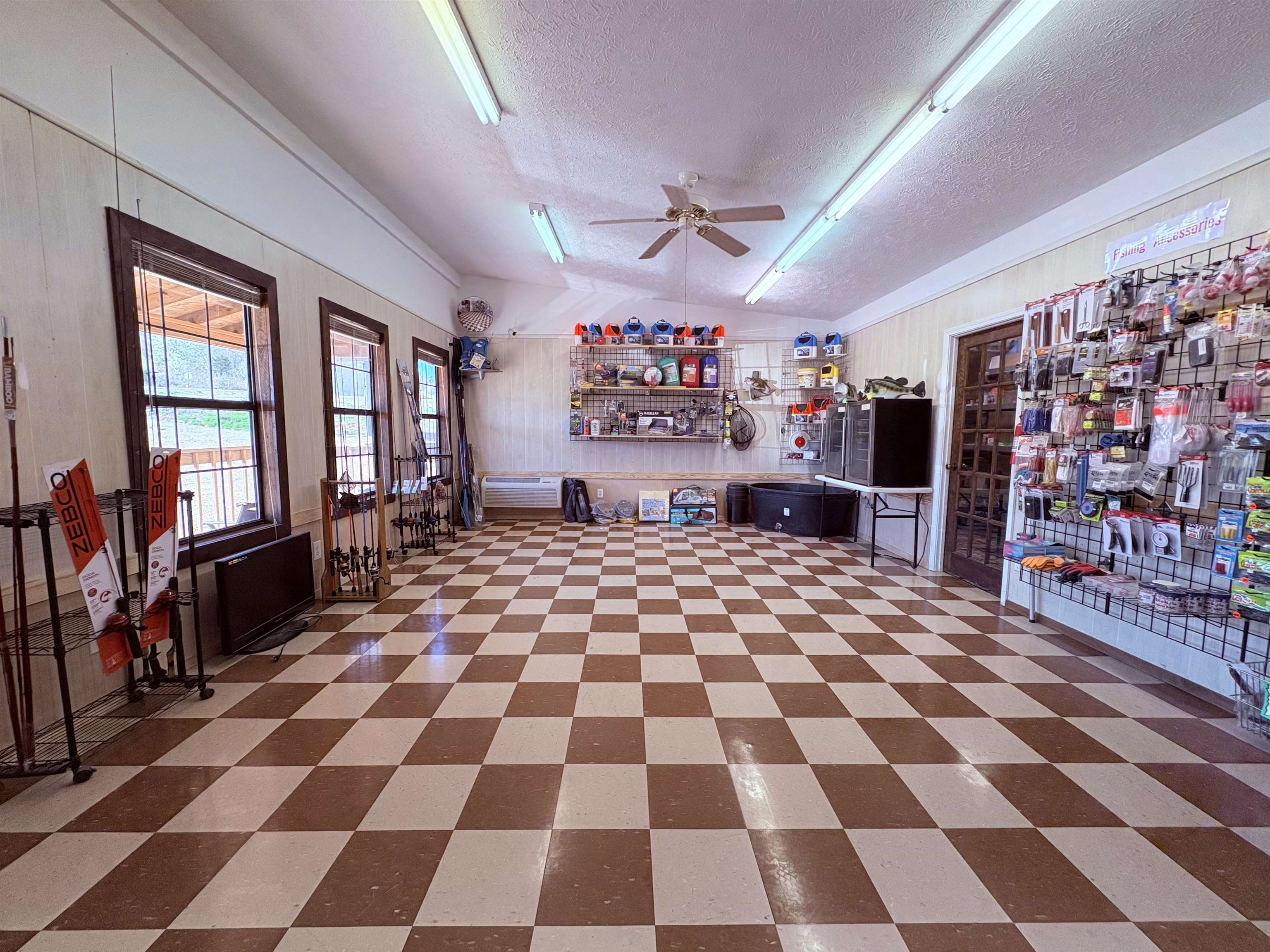 Photo 14 - Commercial / Industrial for sale – 420  Highway 63   Hardy, AR