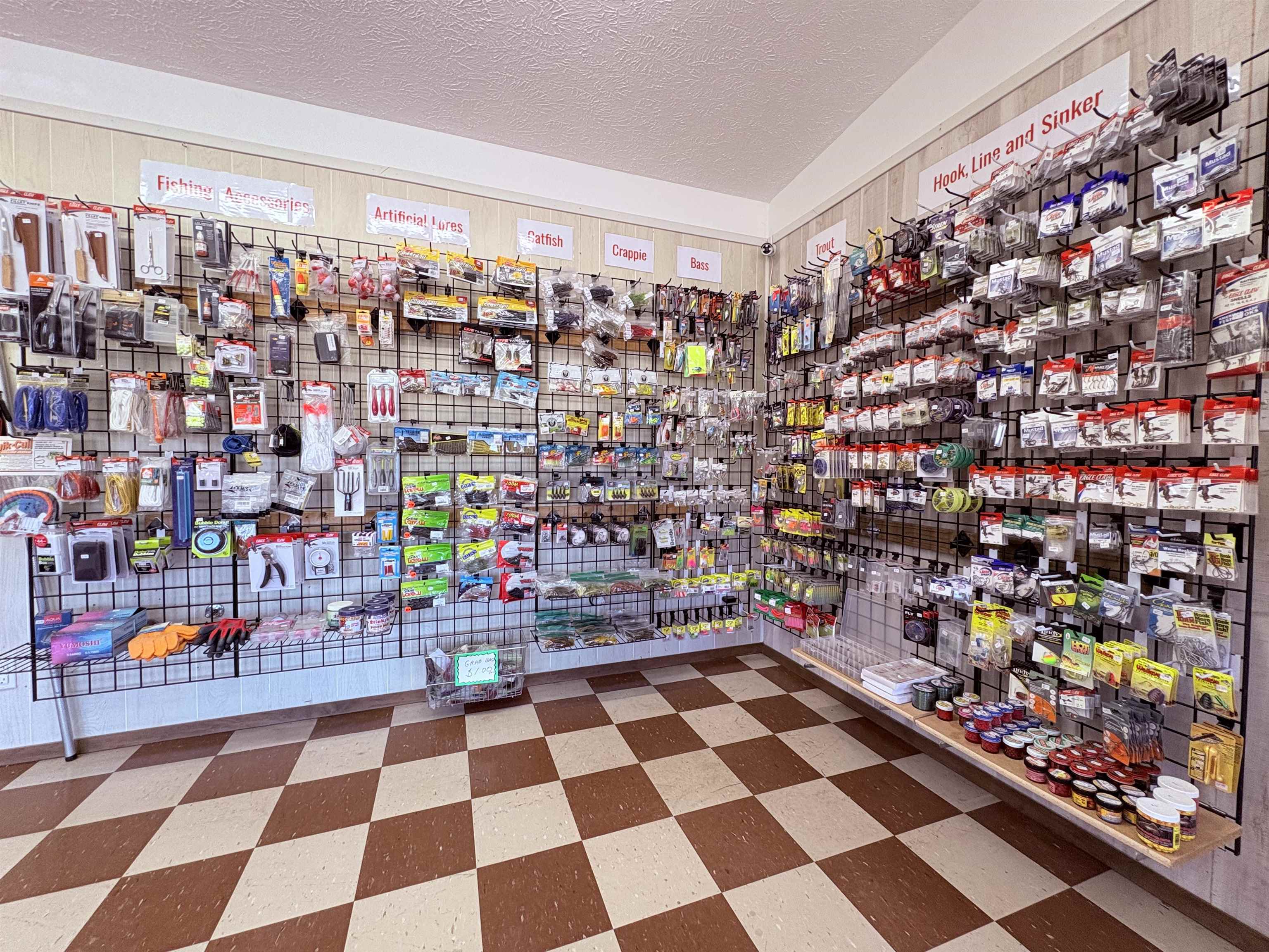 Photo 15 - Commercial / Industrial for sale – 420  Highway 63   Hardy, AR