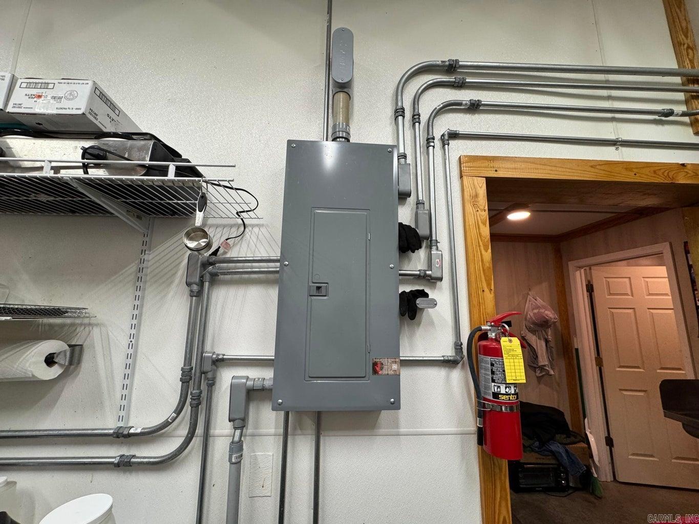 Photo 11 - Commercial / Industrial for sale – 127  US-62   Ash Flat, AR