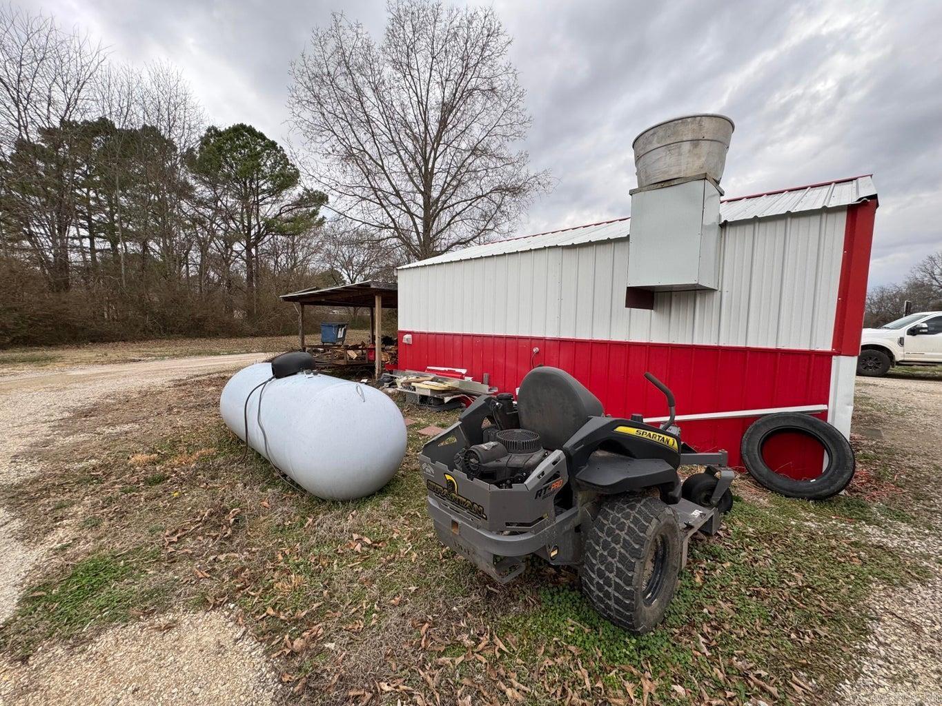 Photo 5 - Commercial / Industrial for sale – 127  US-62   Ash Flat, AR