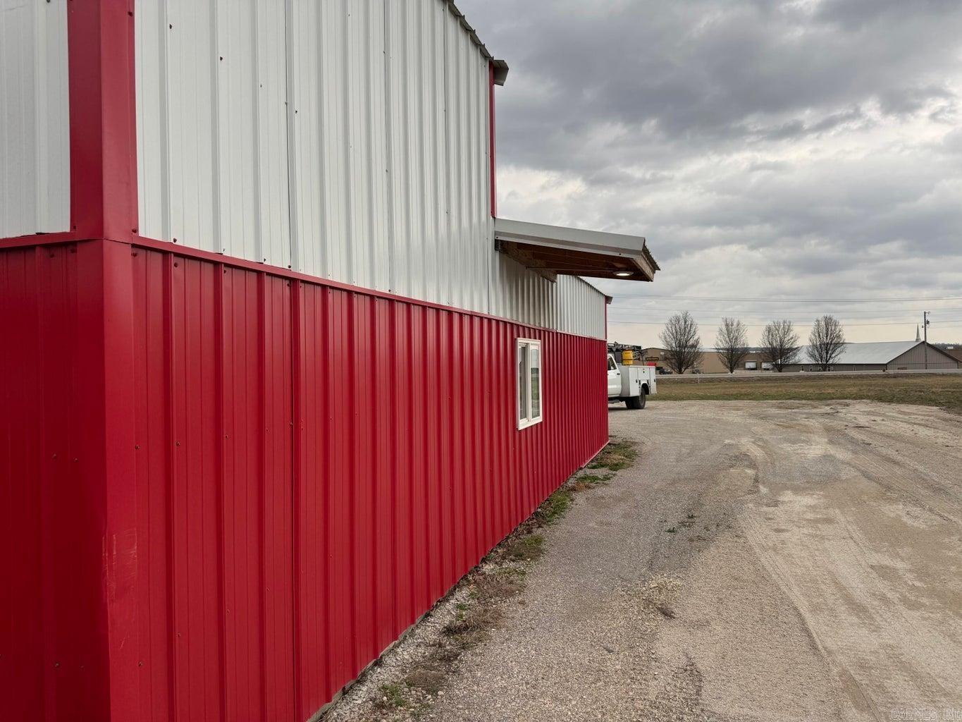 Photo 2 - Commercial / Industrial for sale – 127  U.S. 62   Ash Flat, AR