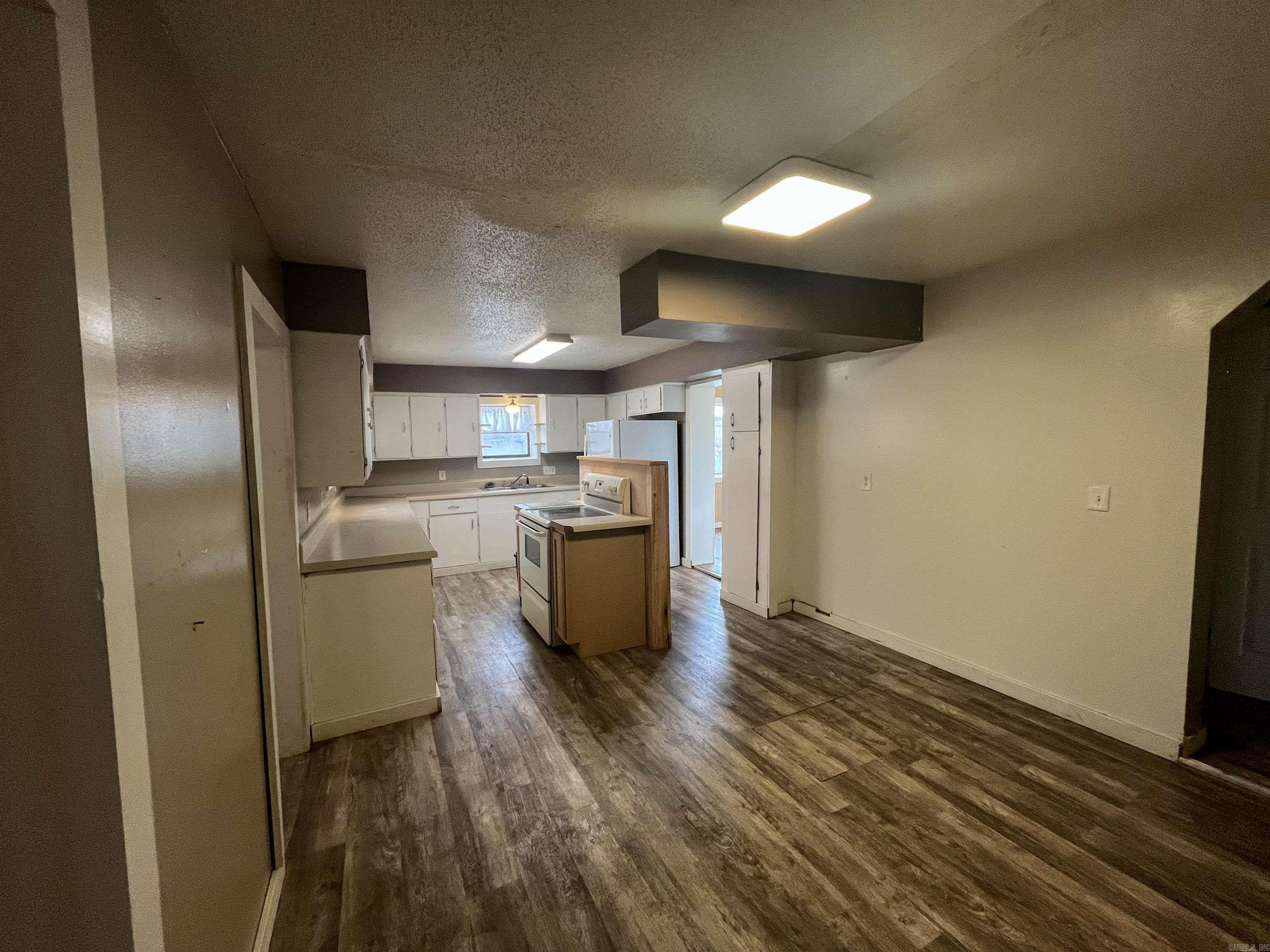 Photo 13 - Residential for sale – 695  Summit   Mammoth Spring, AR