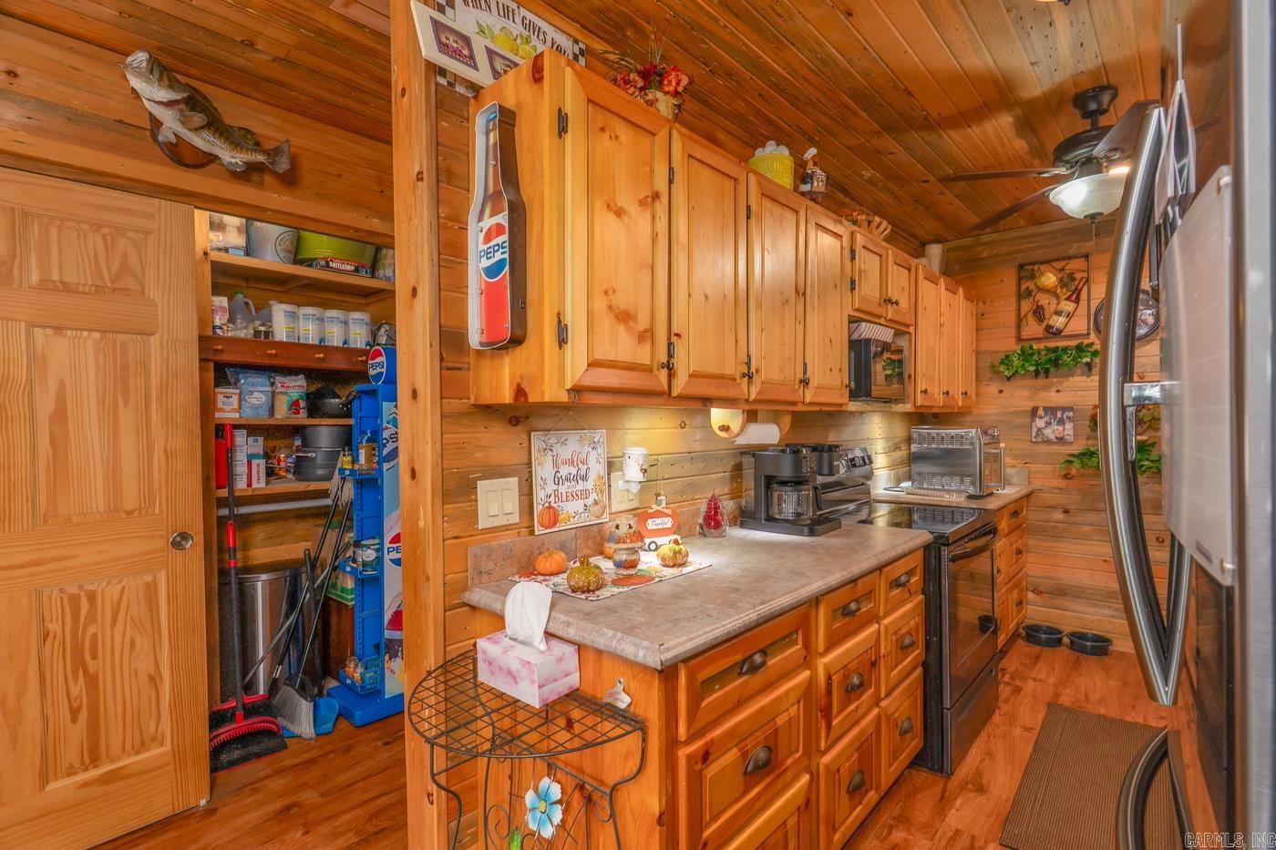 Photo 15 - Residential for sale – 21 W Lakeshore Dr   Highland, AR