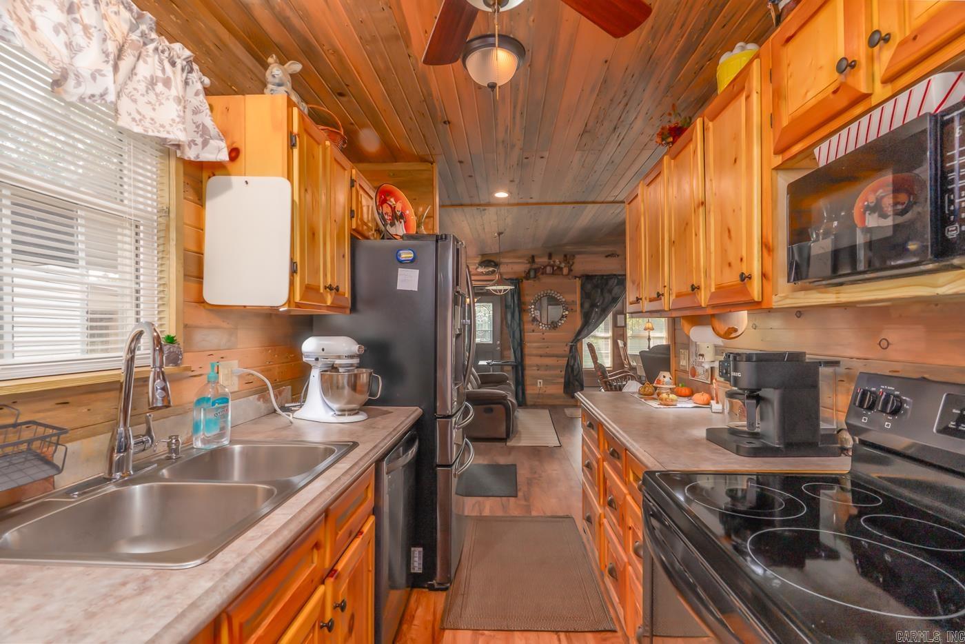 Photo 17 - Residential for sale – 21 W Lakeshore Dr   Highland, AR