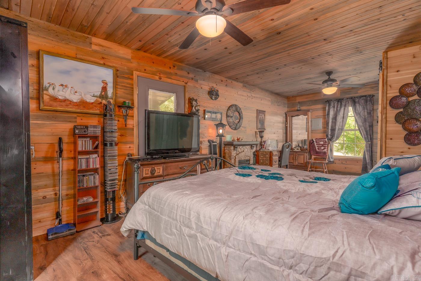 Photo 19 - Residential for sale – 21 W Lakeshore Dr   Highland, AR