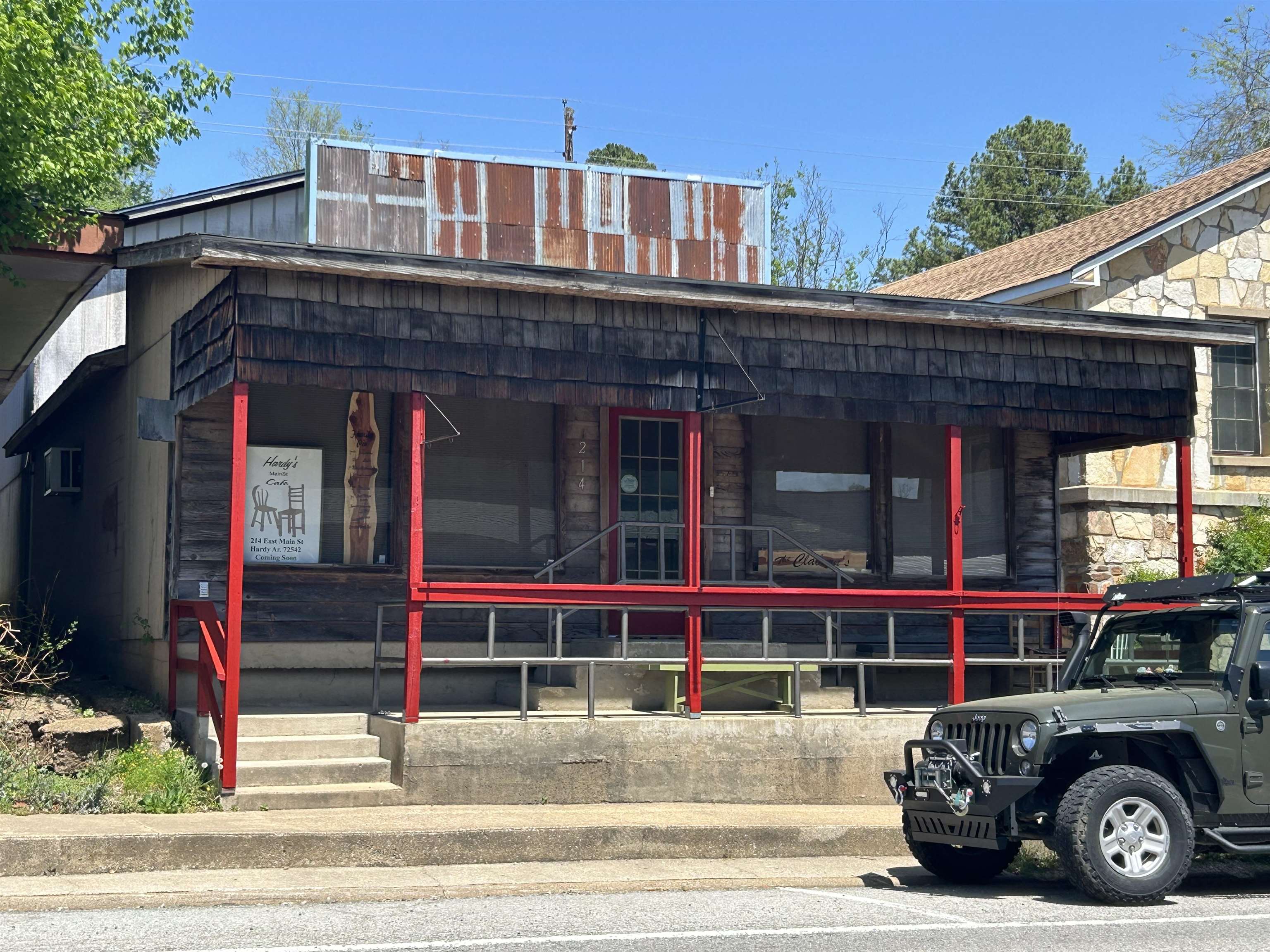Commercial / Industrial for sale – 214 E Main   Hardy, AR
