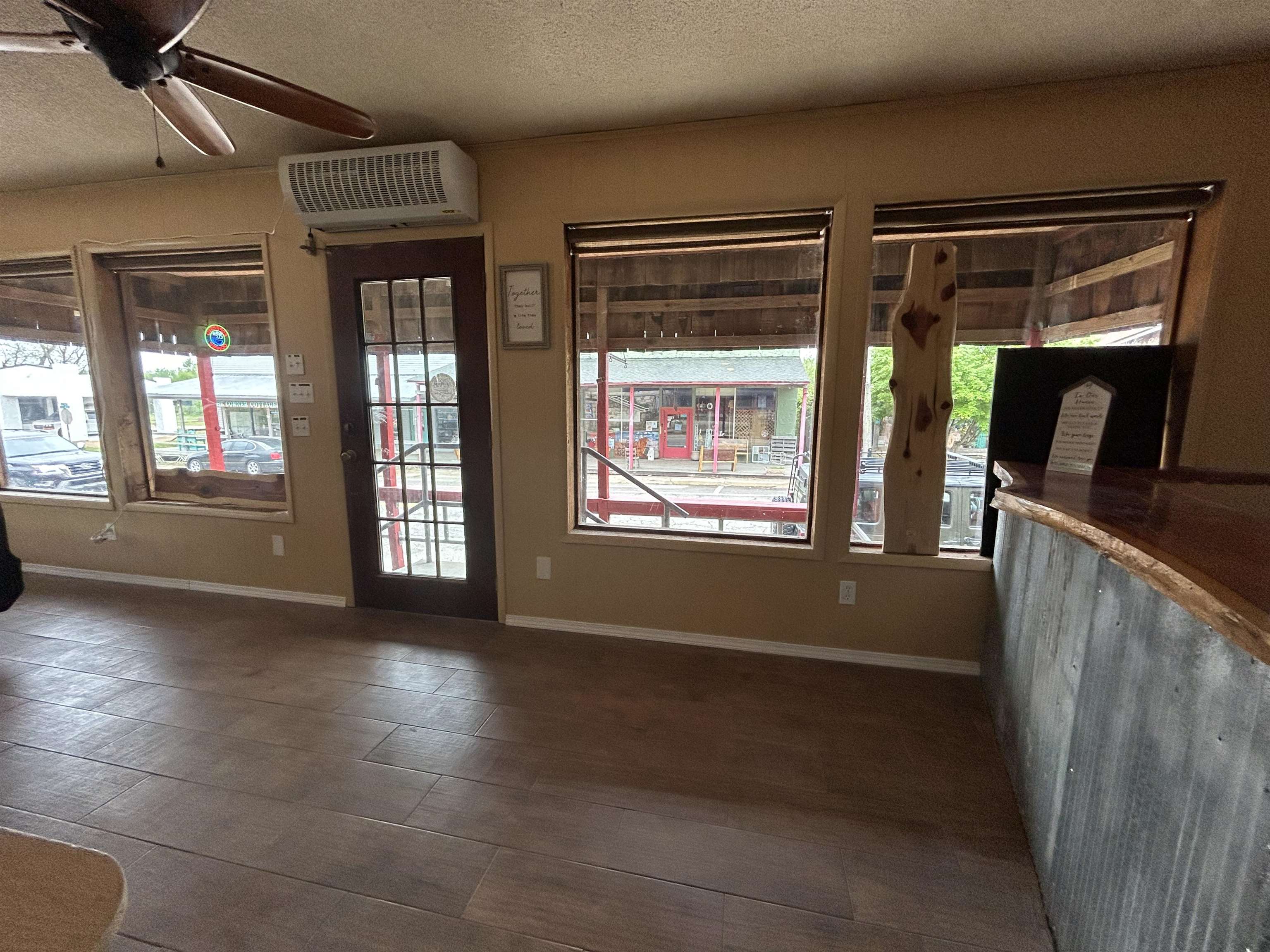 Photo 5 - Commercial / Industrial for sale – 214 E Main   Hardy, AR