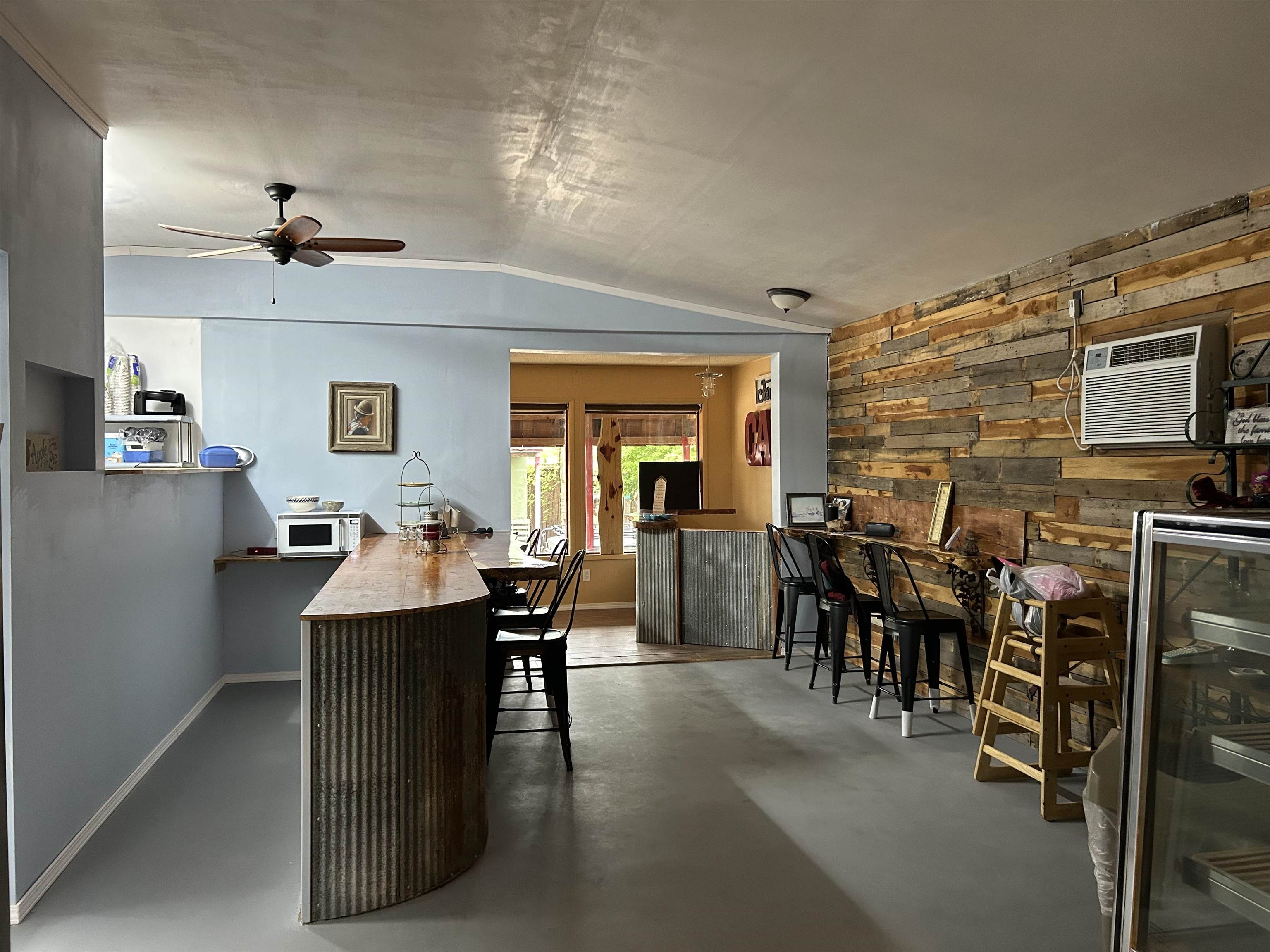 Photo 8 - Commercial / Industrial for sale – 214 E Main   Hardy, AR