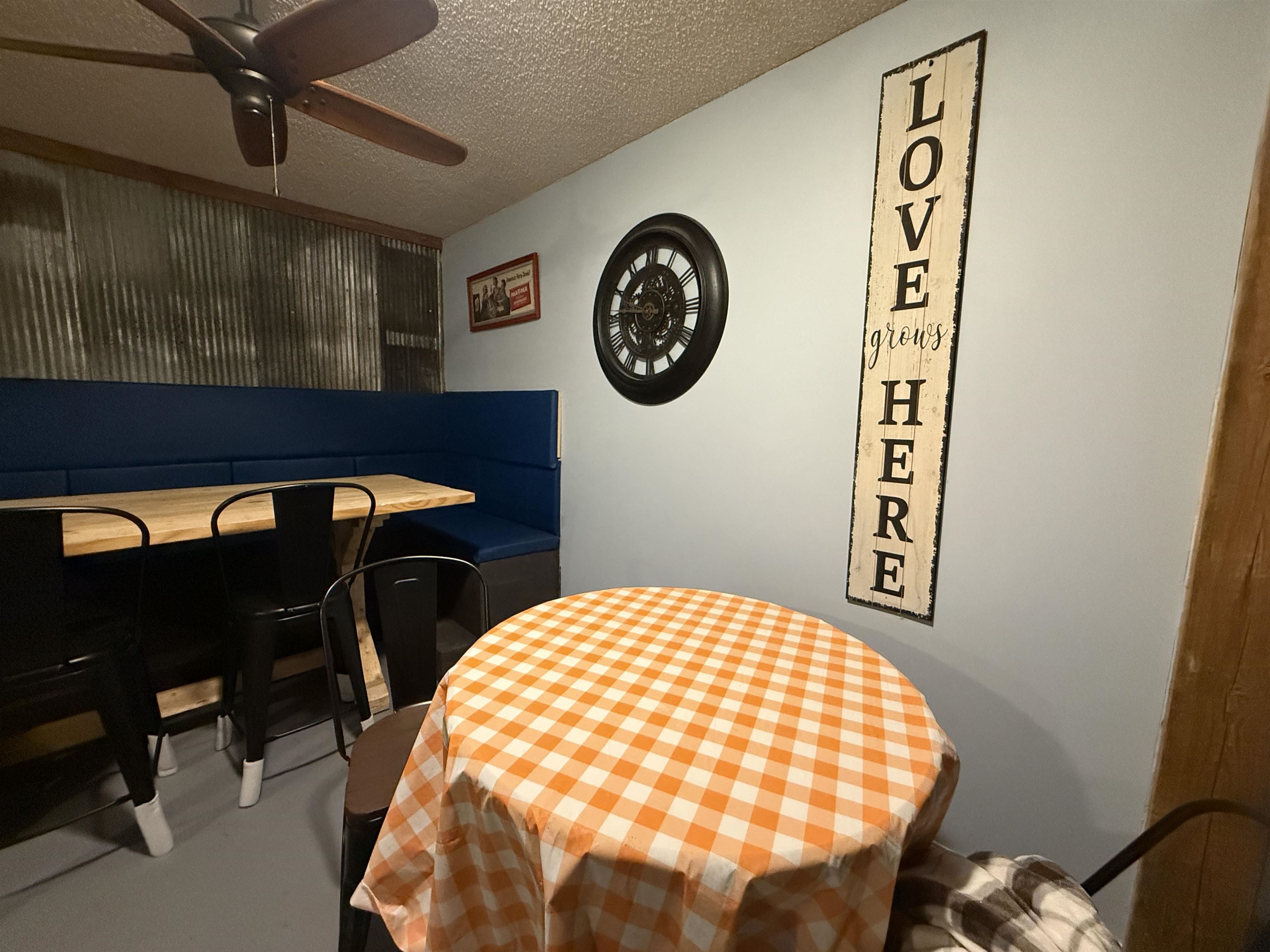 Photo 10 - Commercial / Industrial for sale – 214 E Main   Hardy, AR