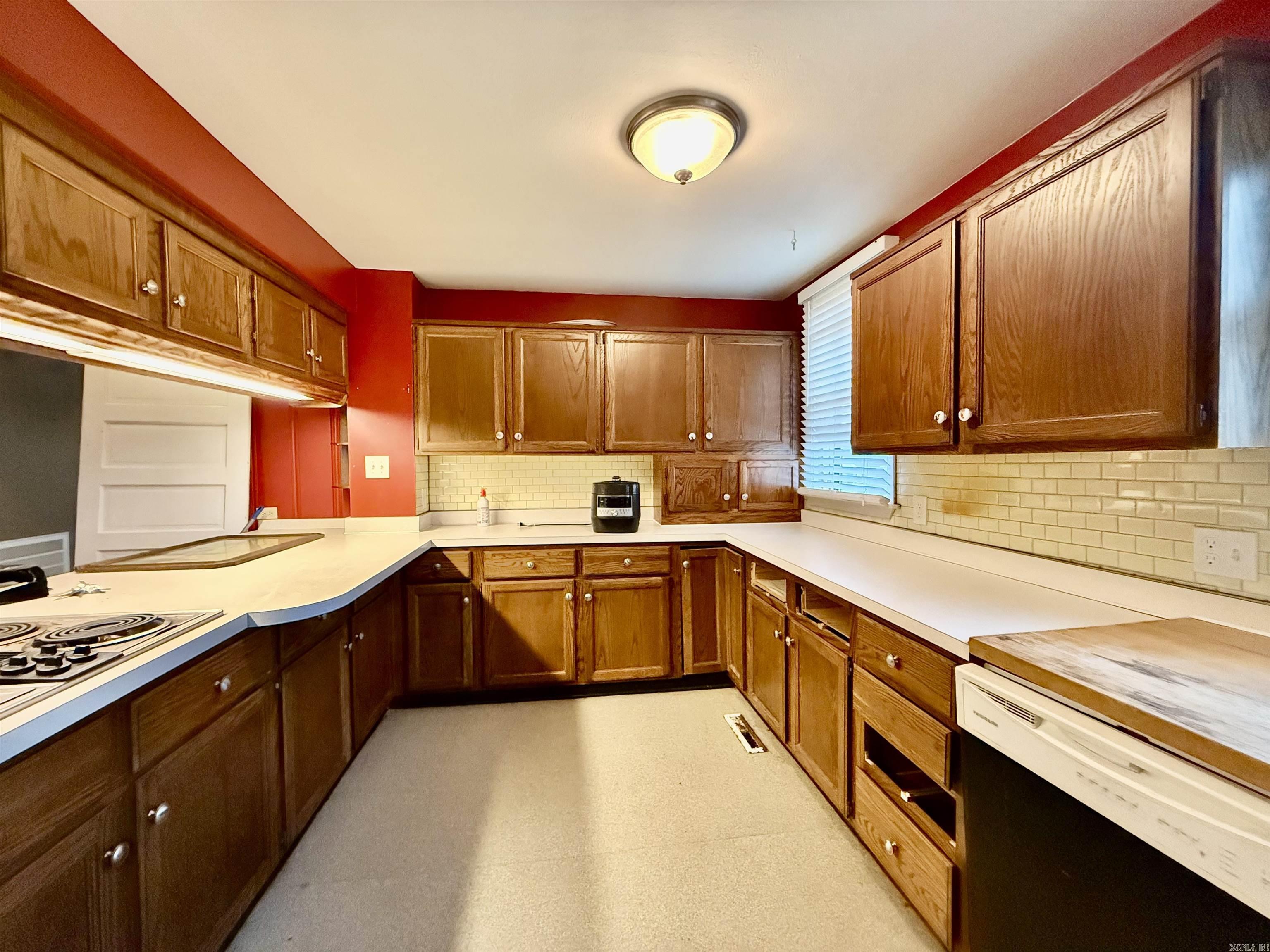 Photo 12 - Residential for sale – 1087 E College   Batesville, AR