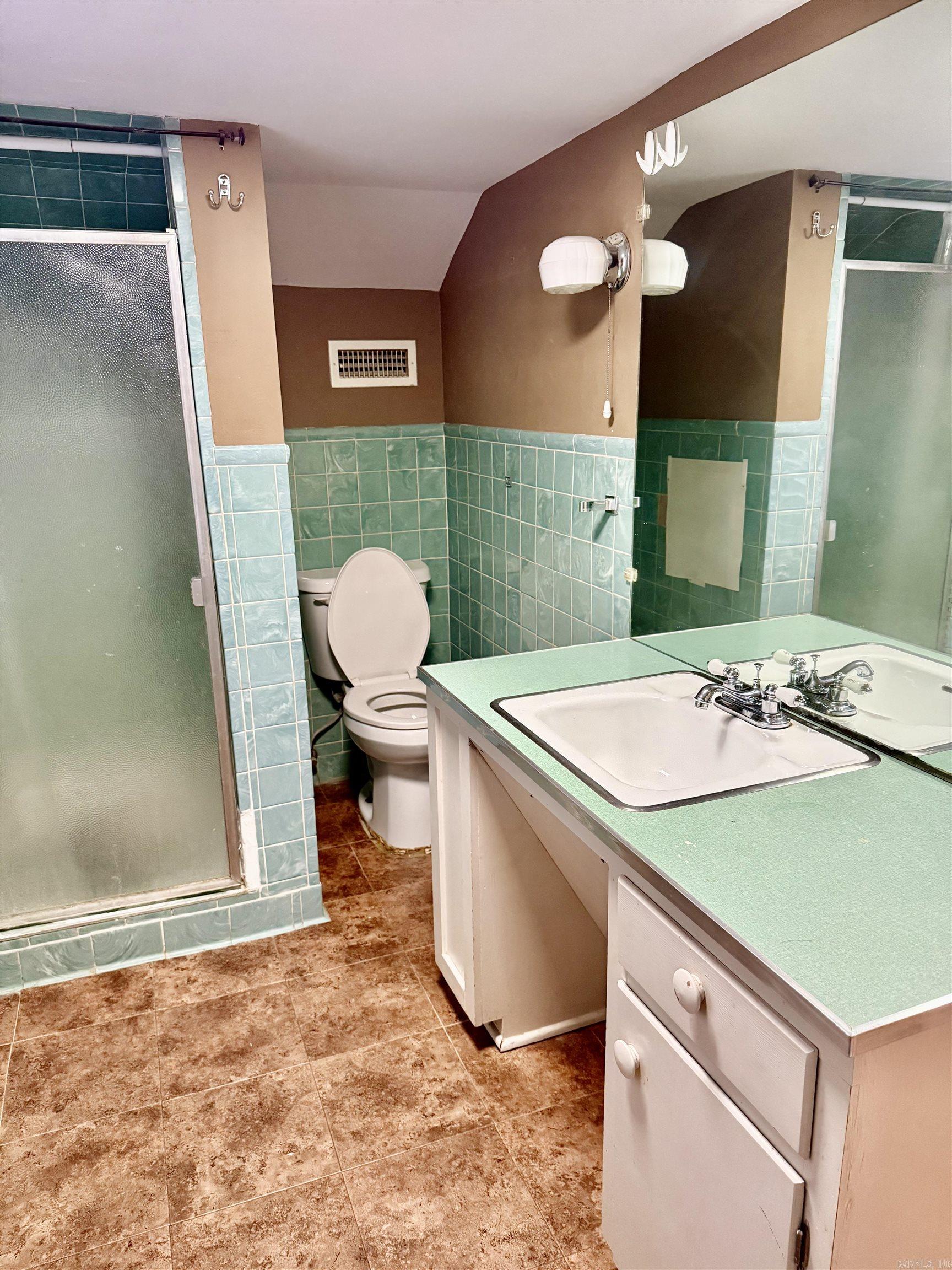 Photo 14 - Residential for sale – 1087 E College   Batesville, AR