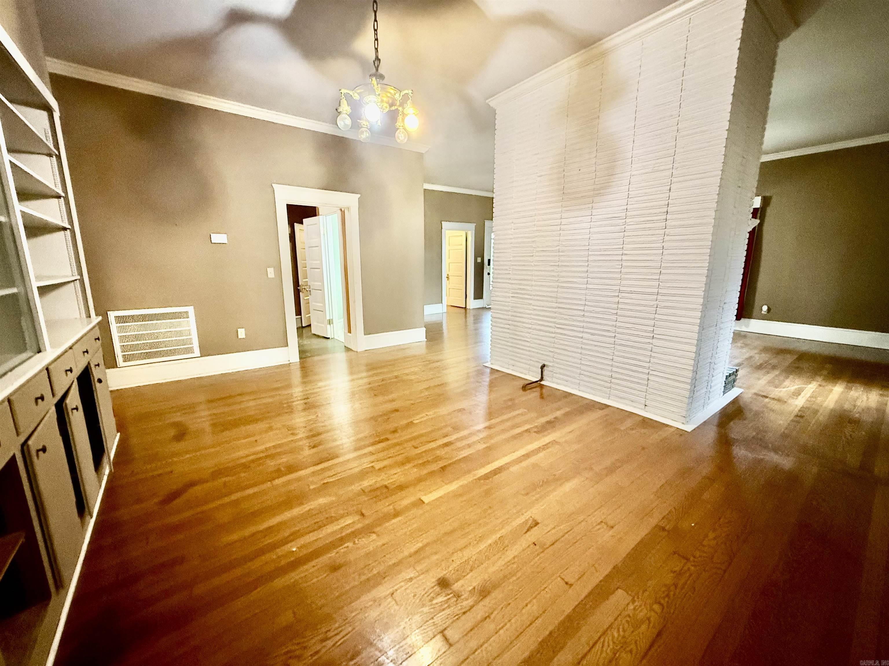 Photo 5 - Residential for sale – 1087 E College   Batesville, AR