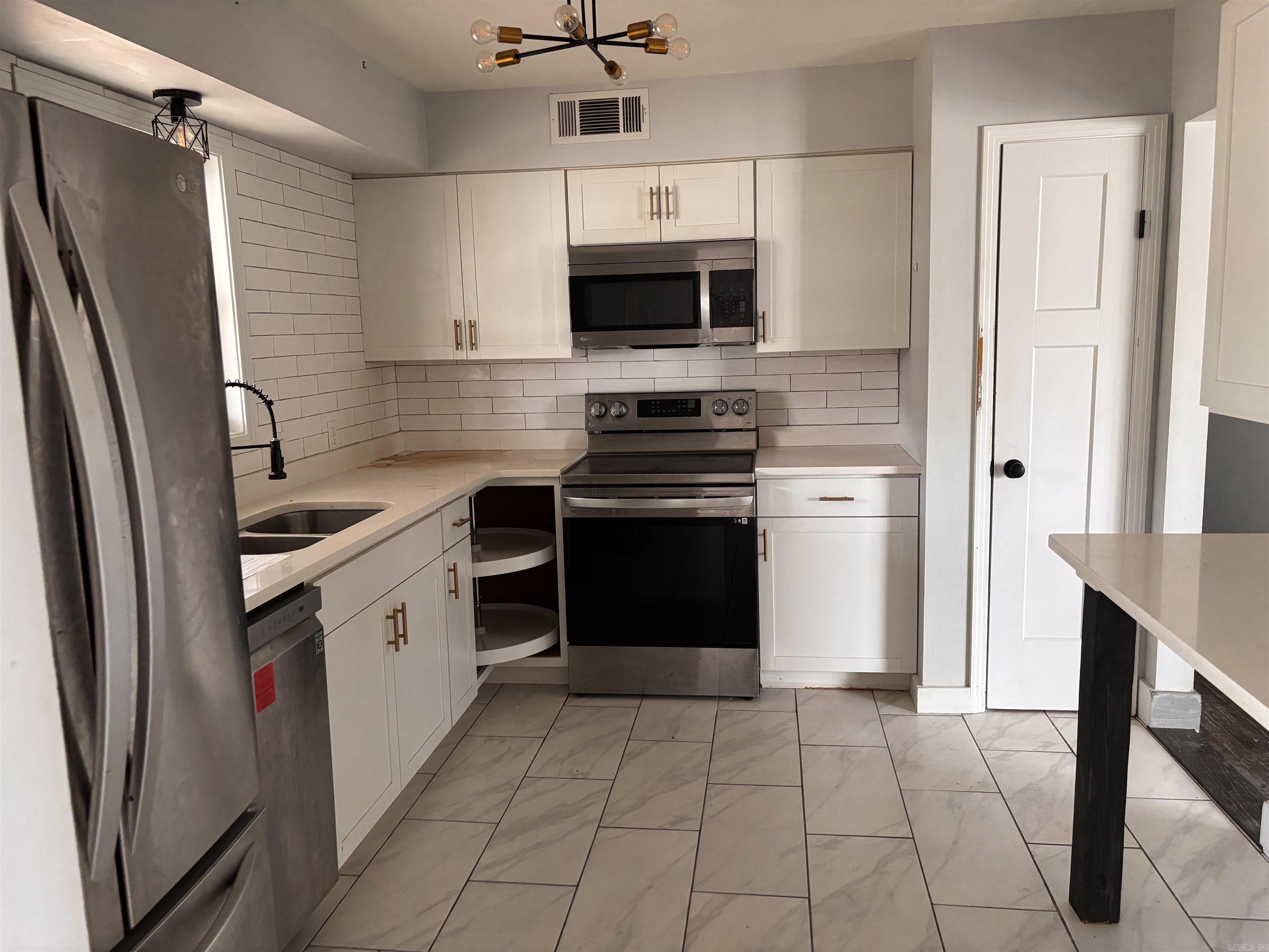 Photo 3 - Residential for sale – 24  Wyandotte   Cherokee Village, AR