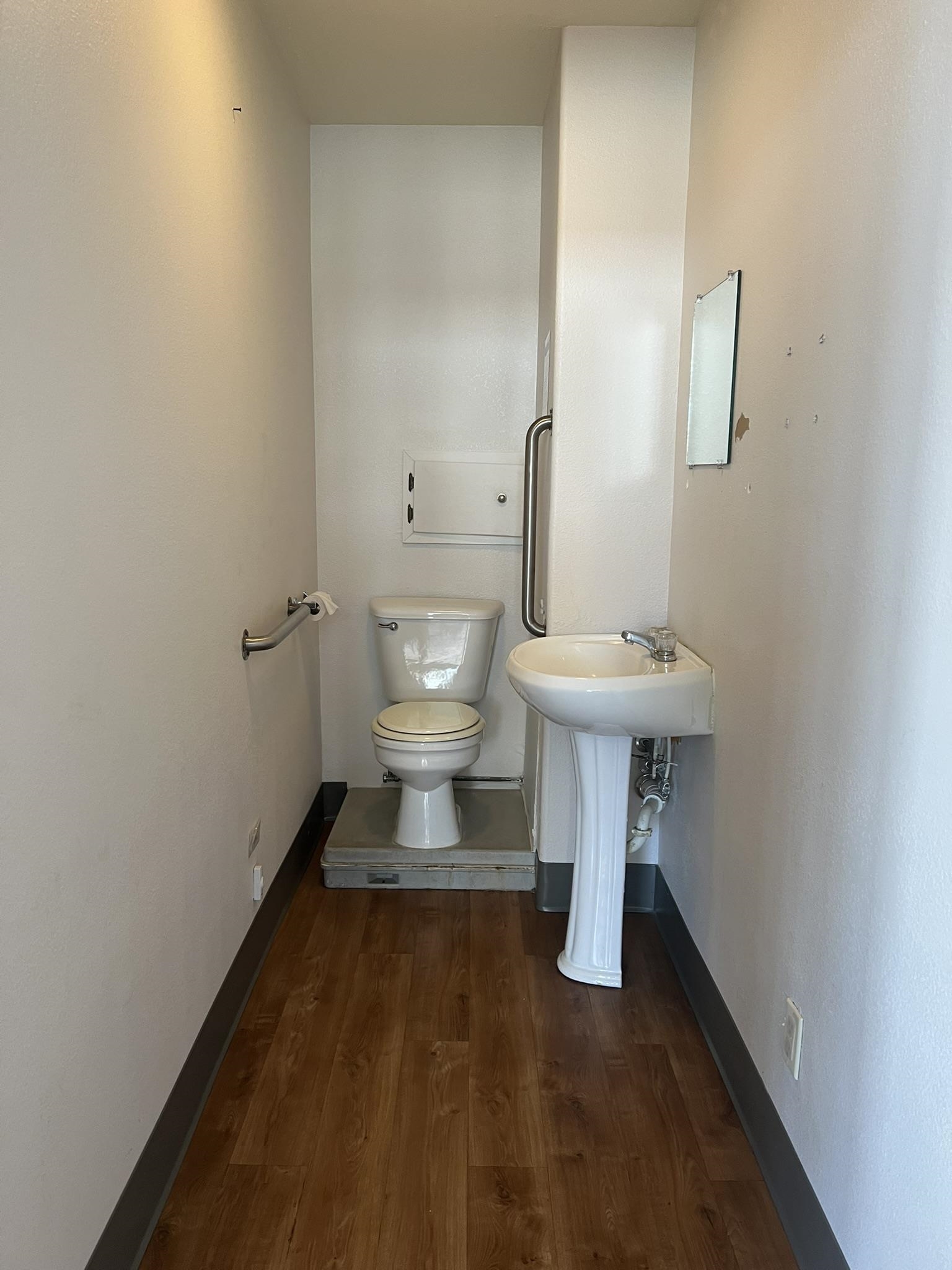 Photo 4 - Commercial / Industrial for sale – 260  Main Street   Mammoth Spring, AR