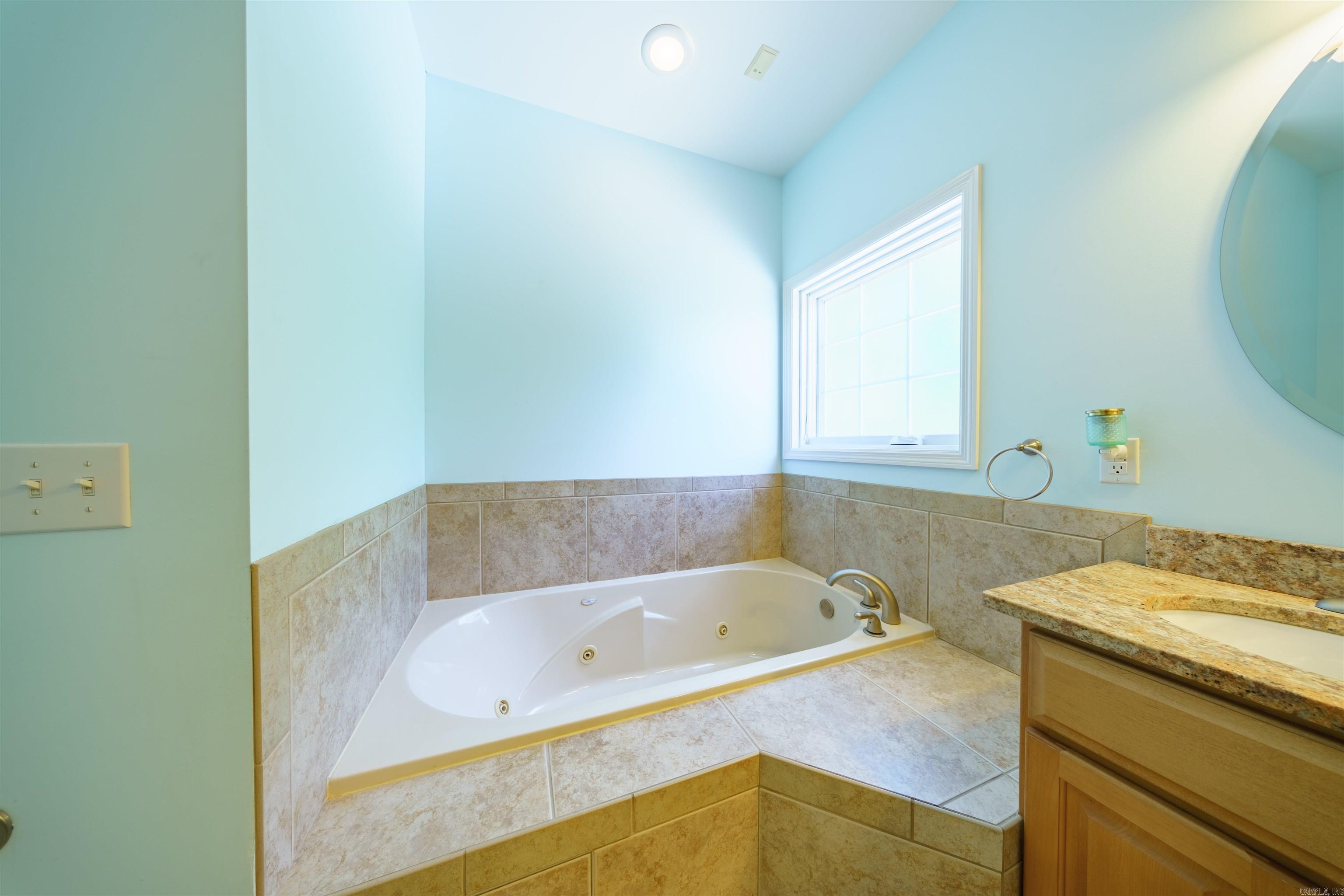 Photo 19 - Residential for sale – 505 E Tri Lakes   Horseshoe Bend, AR