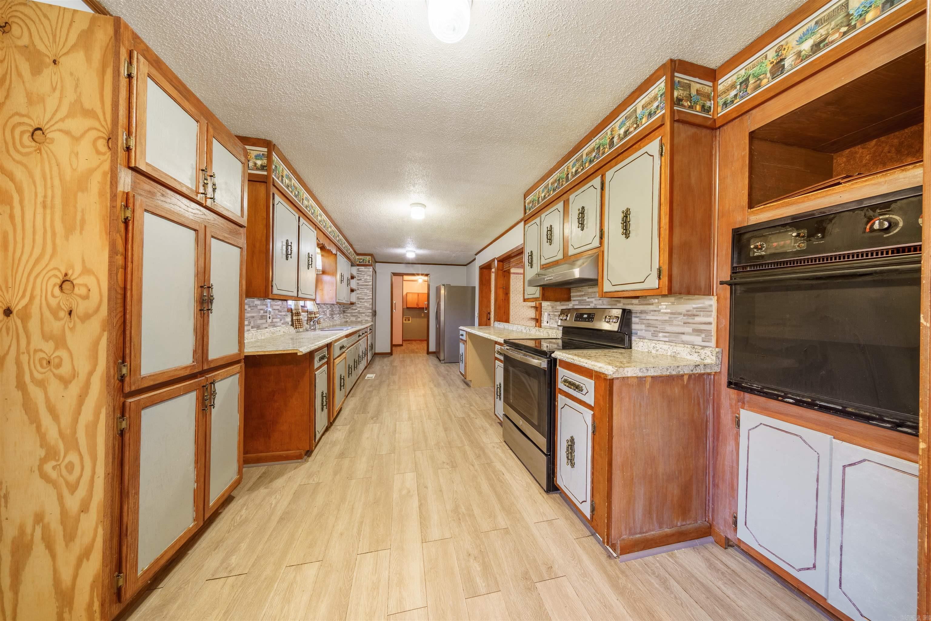 Photo 11 - Residential for sale – 651  Golden   Cave City, AR