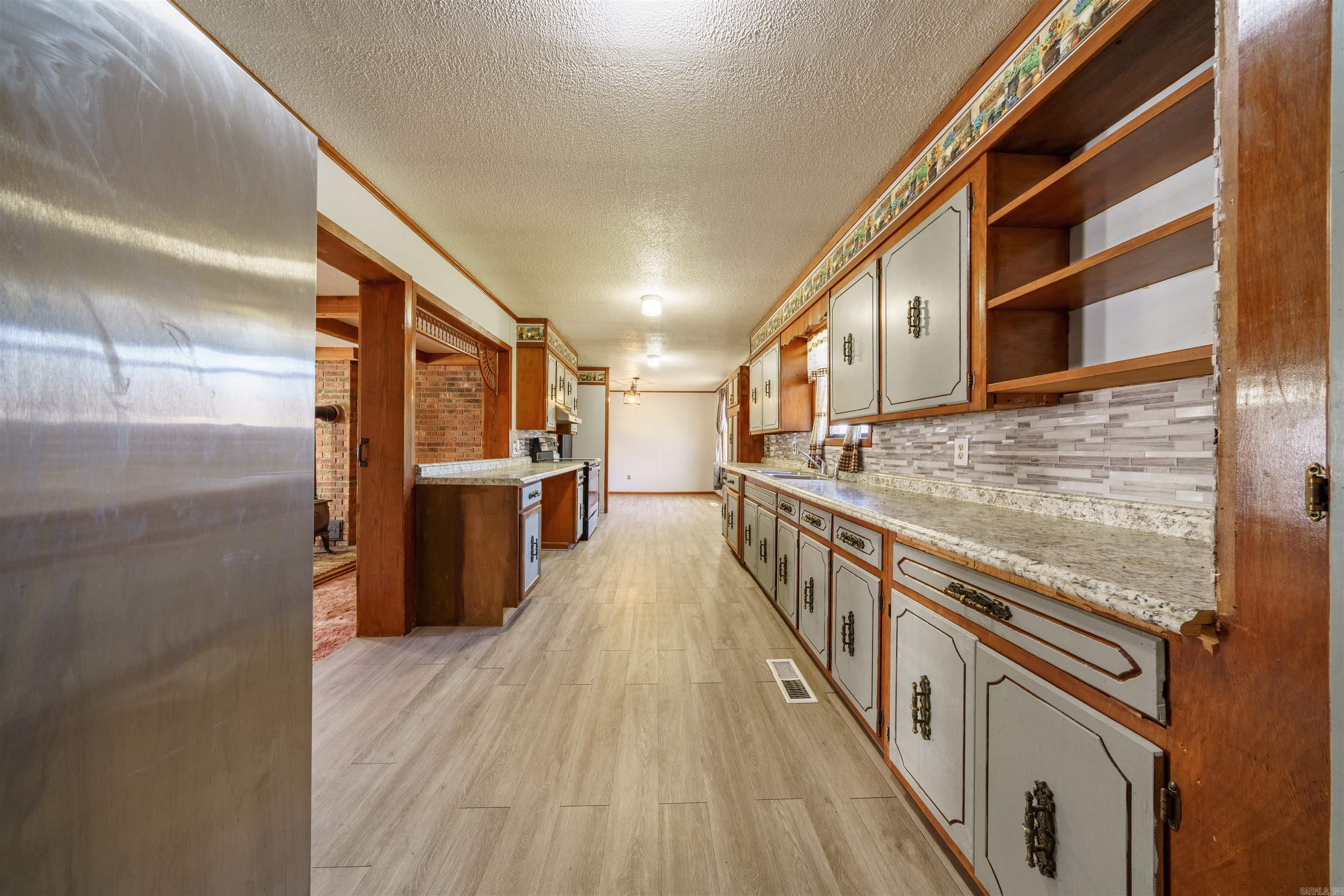 Photo 8 - Residential for sale – 651  Golden   Cave City, AR