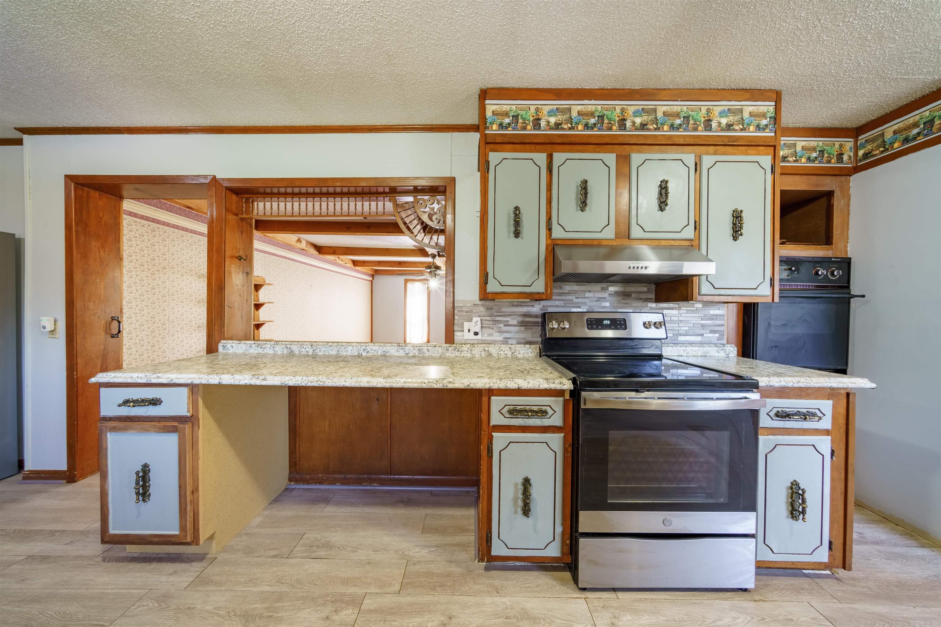 Photo 10 - Residential for sale – 651  Golden   Cave City, AR