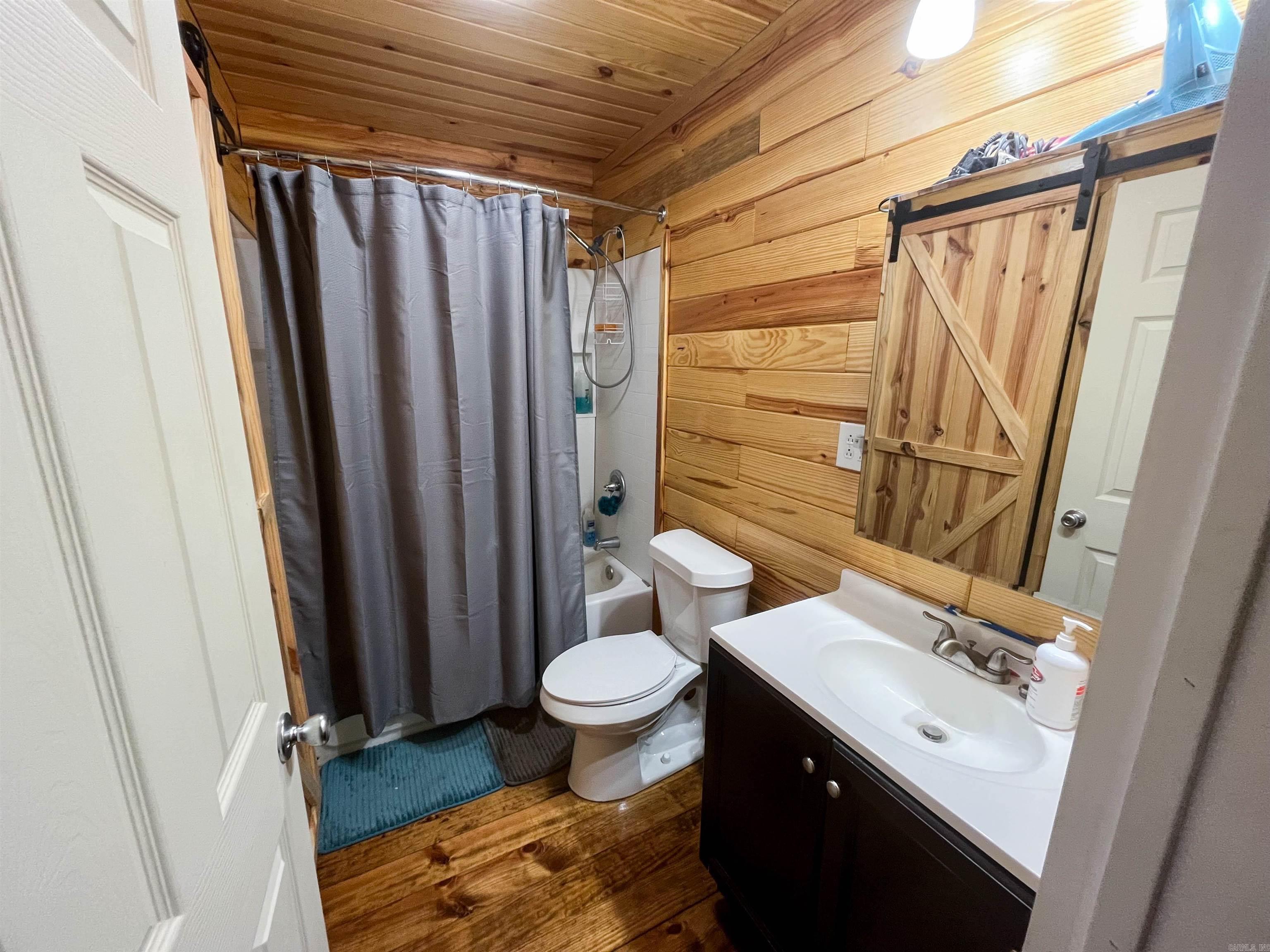 Photo 13 - Residential for sale – 213  Spring Lake Dr   Mammoth Spring, AR