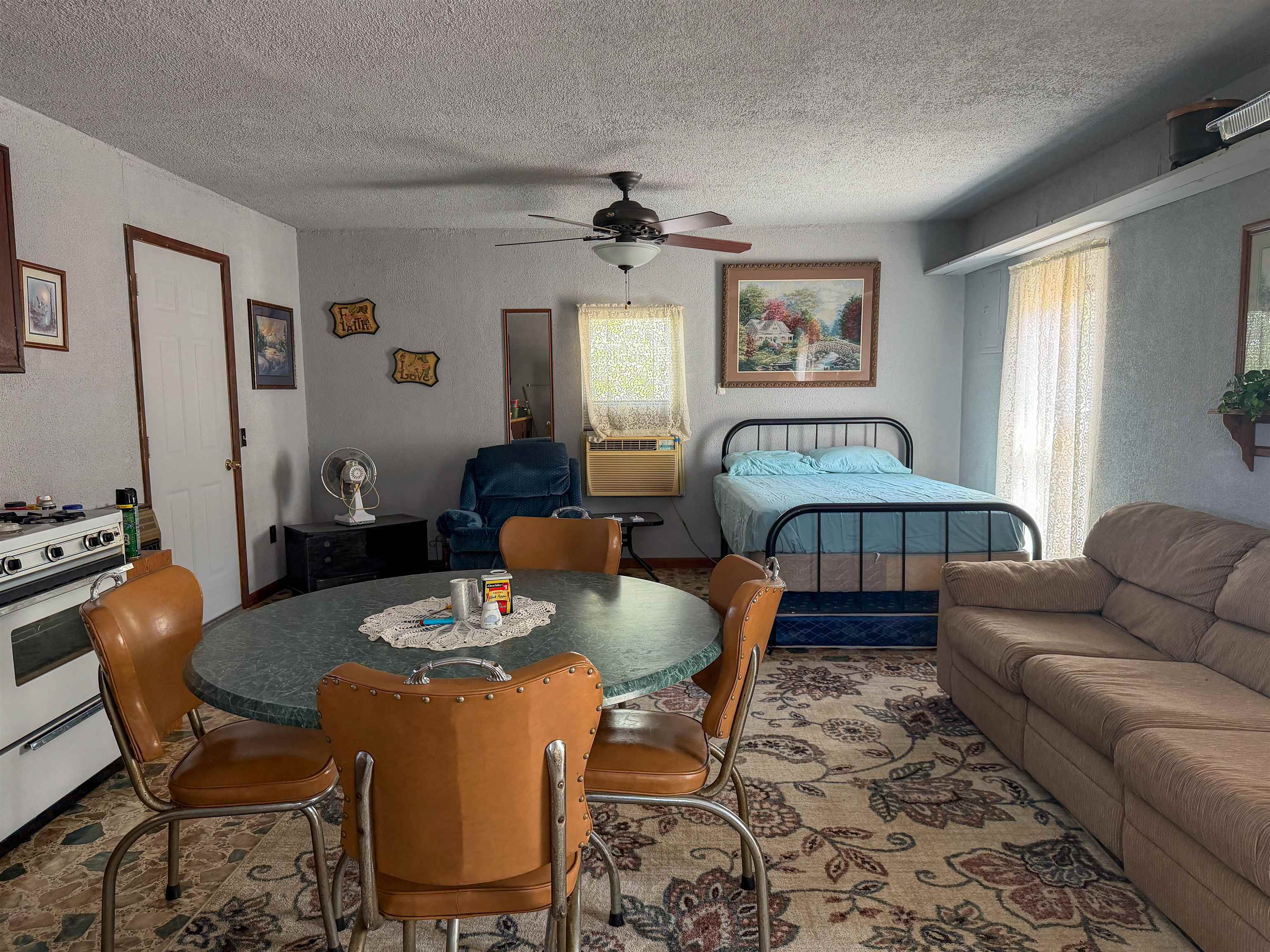 Photo 5 - Residential for sale – 7946  Heart   Mammoth Spring, AR