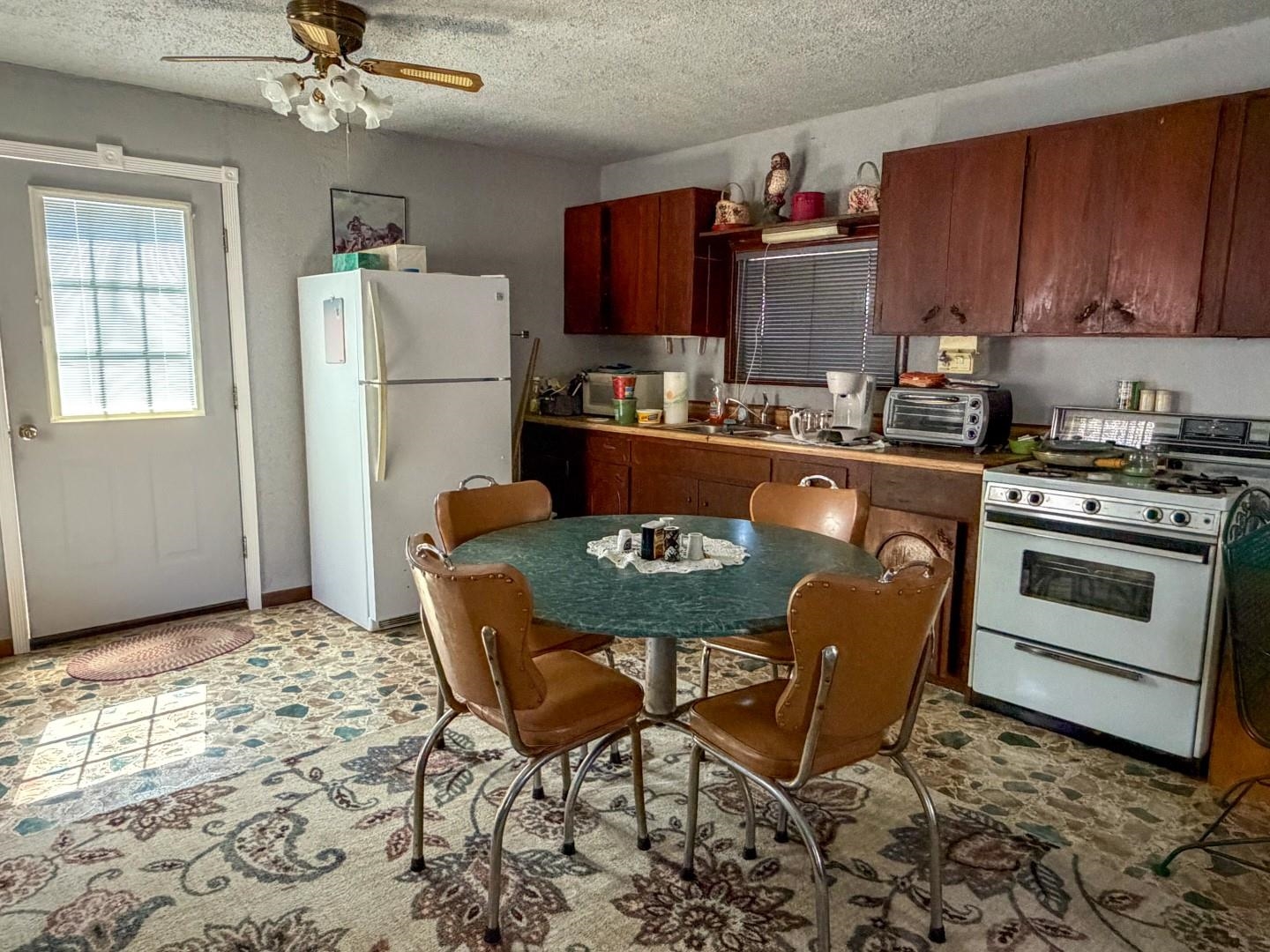 Photo 8 - Residential for sale – 7946  Heart   Mammoth Spring, AR