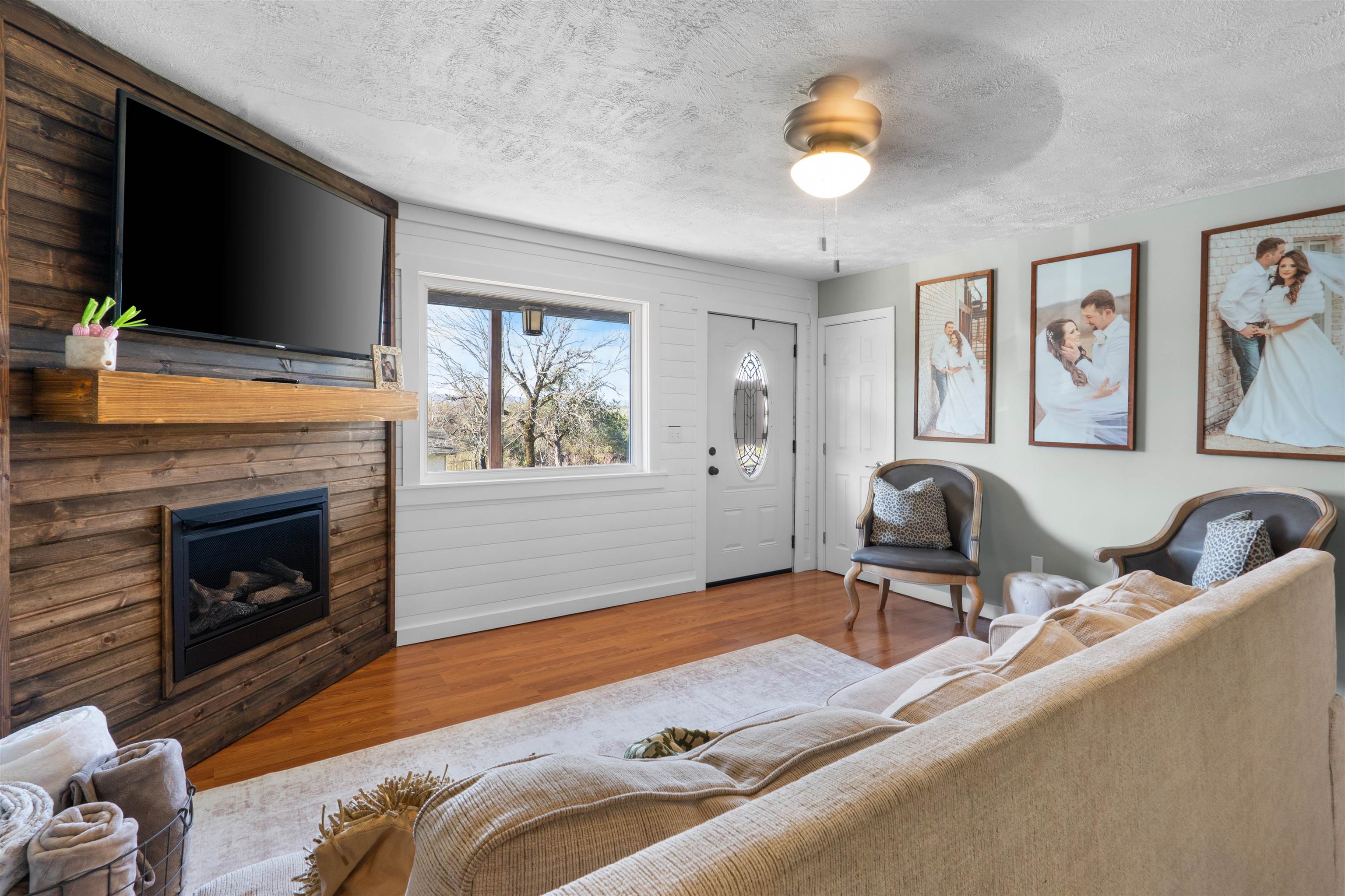 Photo 3 - Residential for sale – 613 E 1st Street   Calico Rock, AR