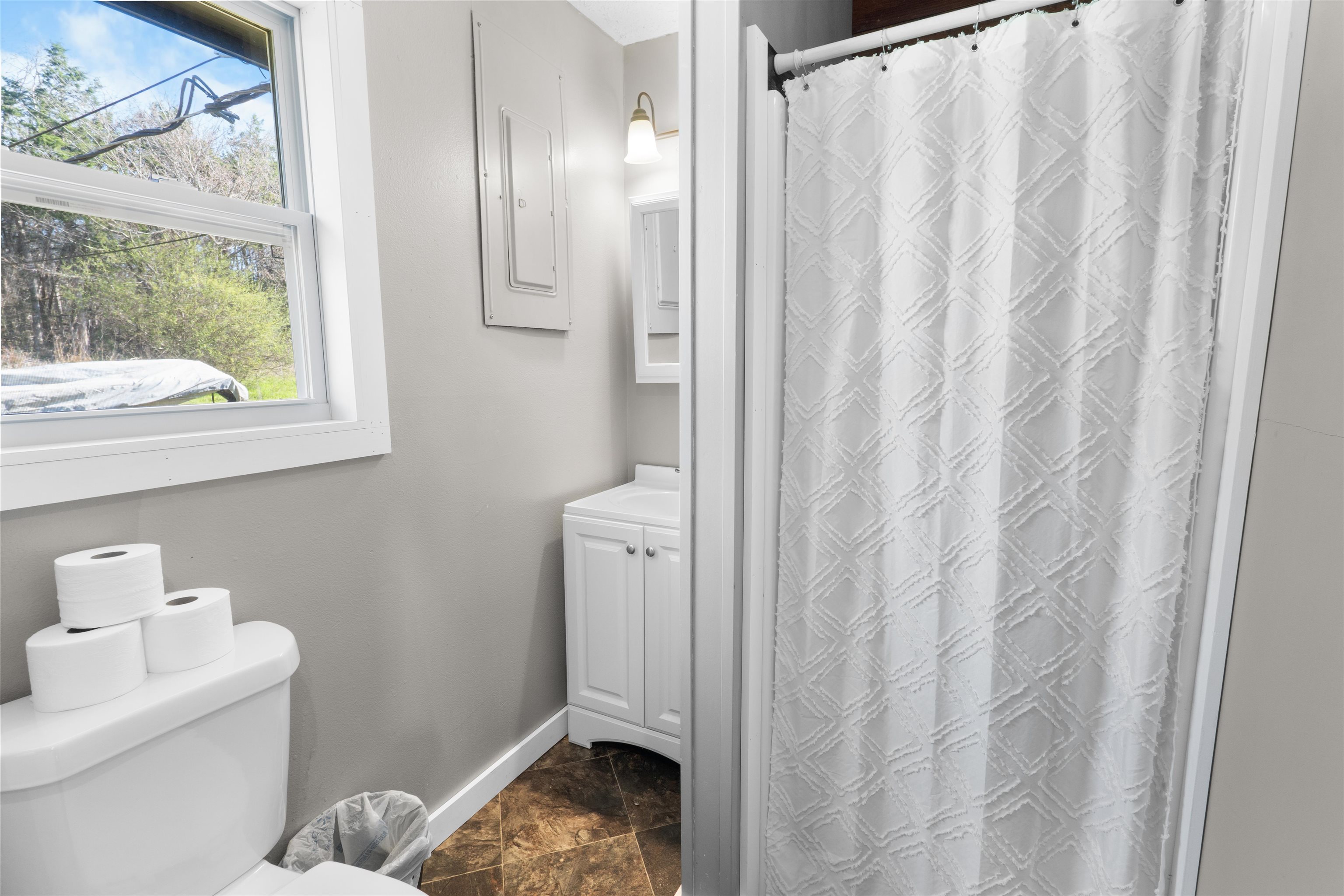 Photo 10 - Residential for sale – 613 E 1st Street   Calico Rock, AR