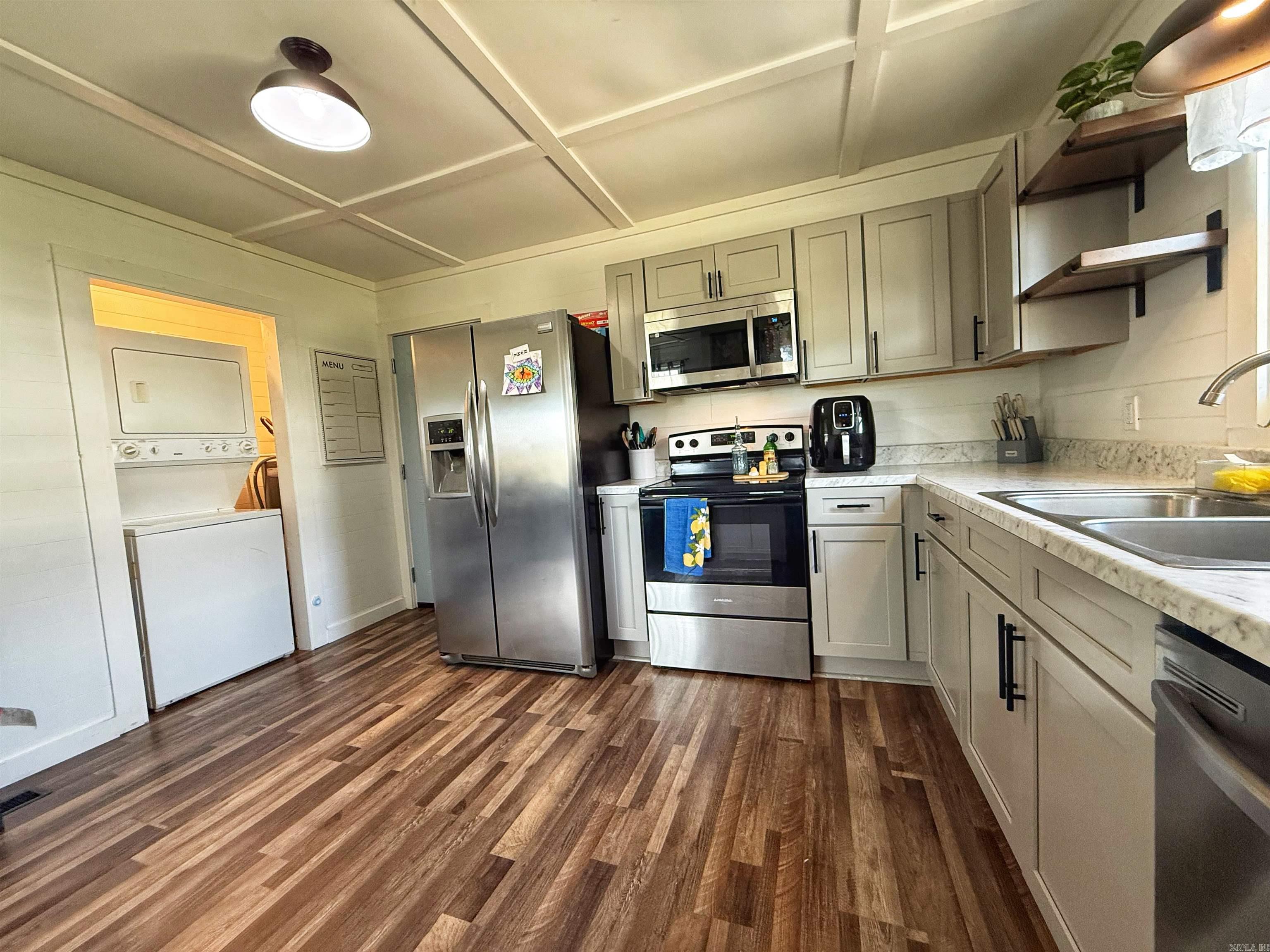 Photo 5 - Residential for sale – 814  Heber Springs   Batesville, AR