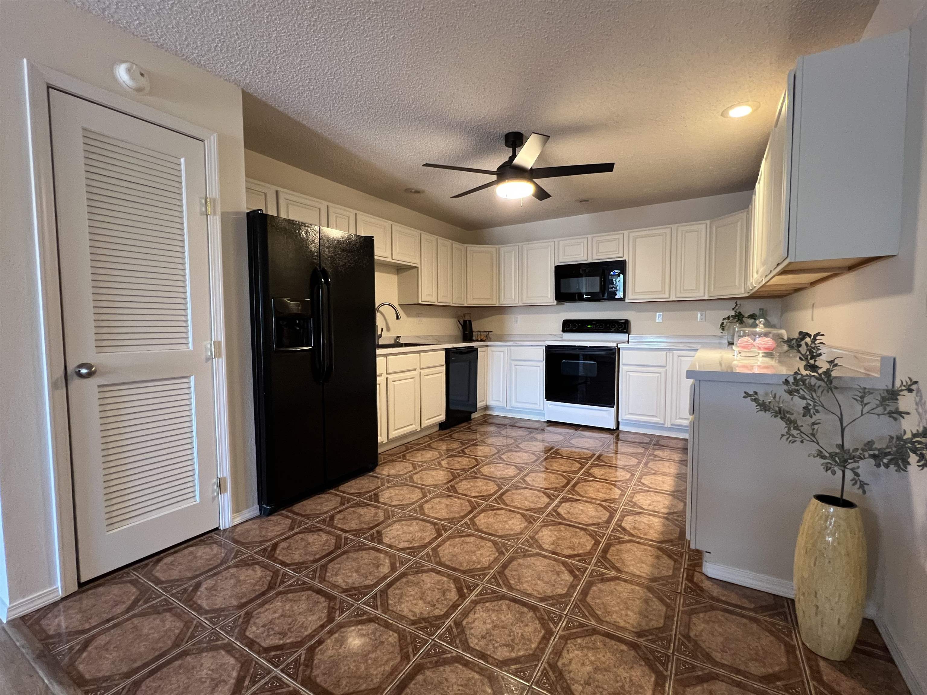 Photo 4 - Commercial / Industrial for sale – 13058  HWY 62 East   Ash Flat, AR