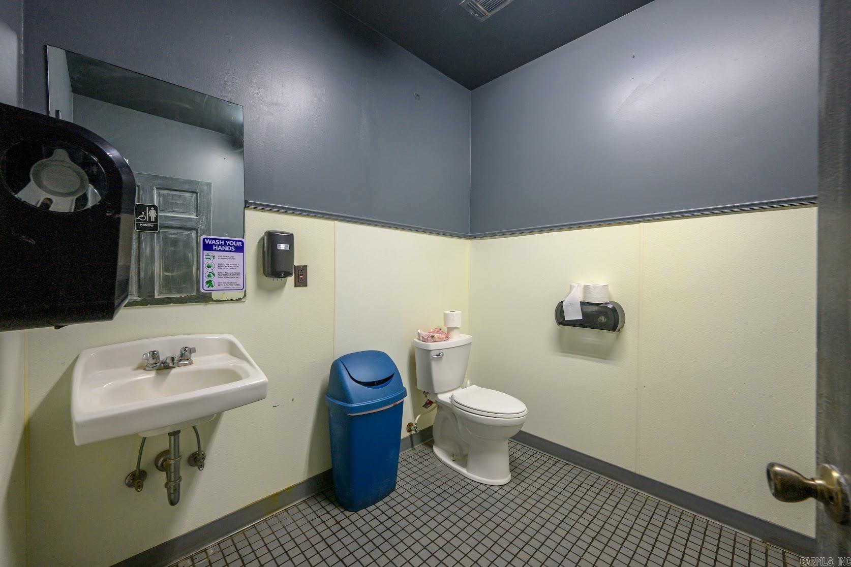 Photo 22 - Commercial / Industrial for sale – 2121  Batesville Blvd   Batesville, AR