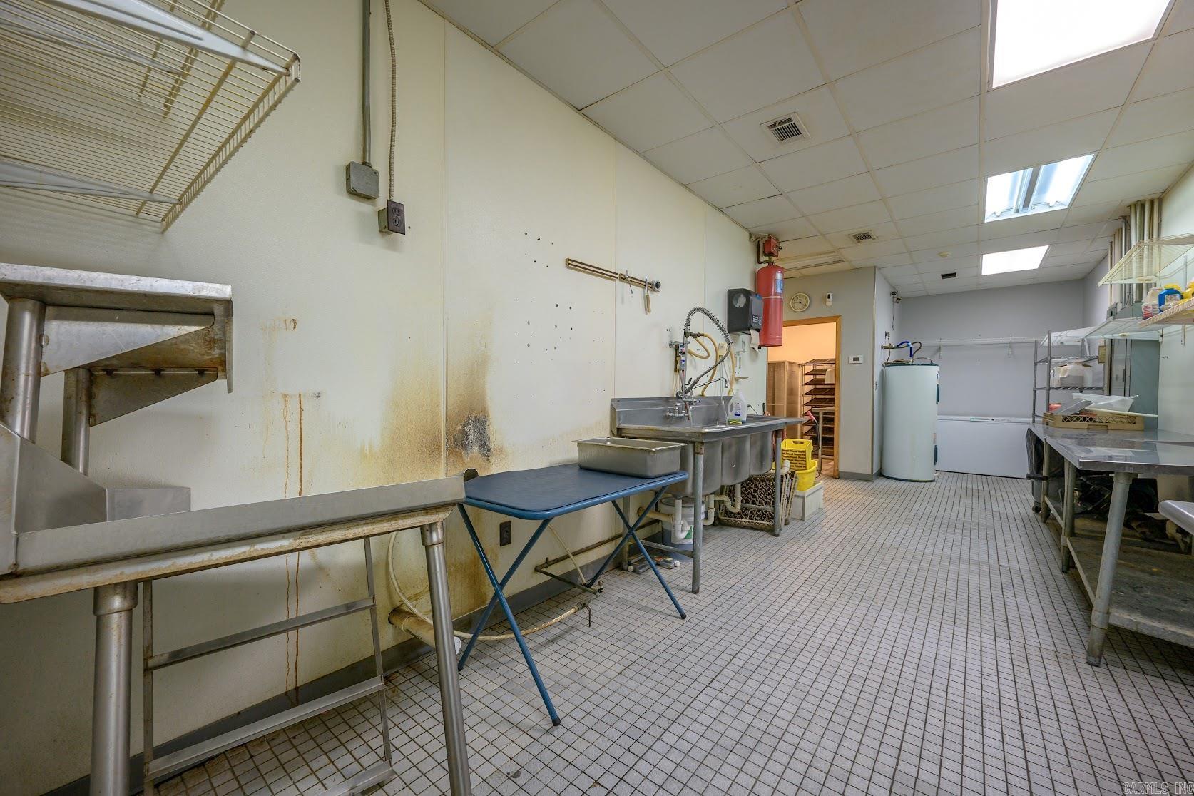 Photo 31 - Commercial / Industrial for sale – 2121  Batesville Blvd   Batesville, AR