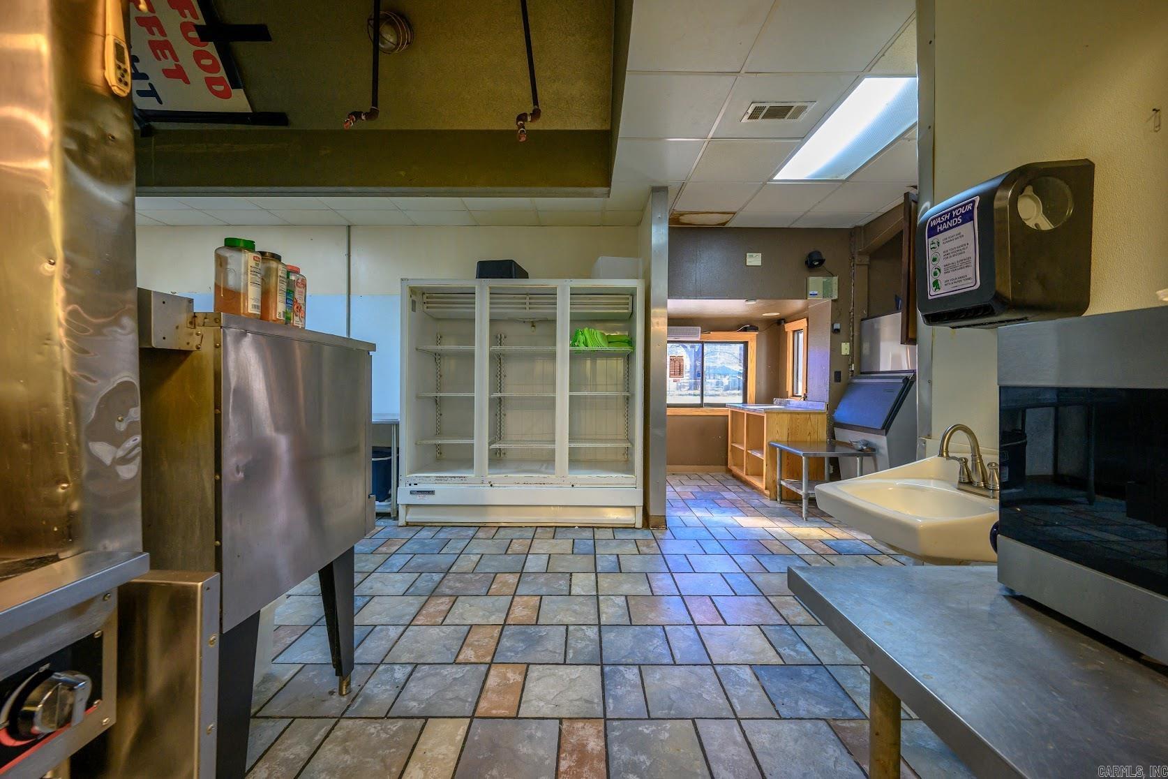 Photo 33 - Commercial / Industrial for sale – 2121  Batesville Blvd   Batesville, AR