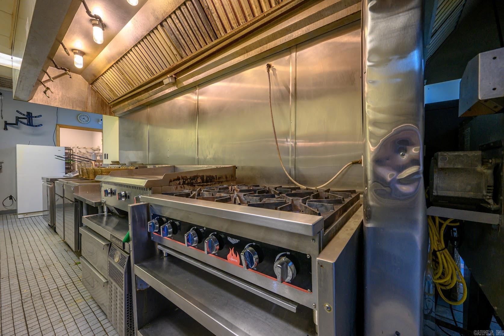 Photo 37 - Commercial / Industrial for sale – 2121  Batesville Blvd   Batesville, AR