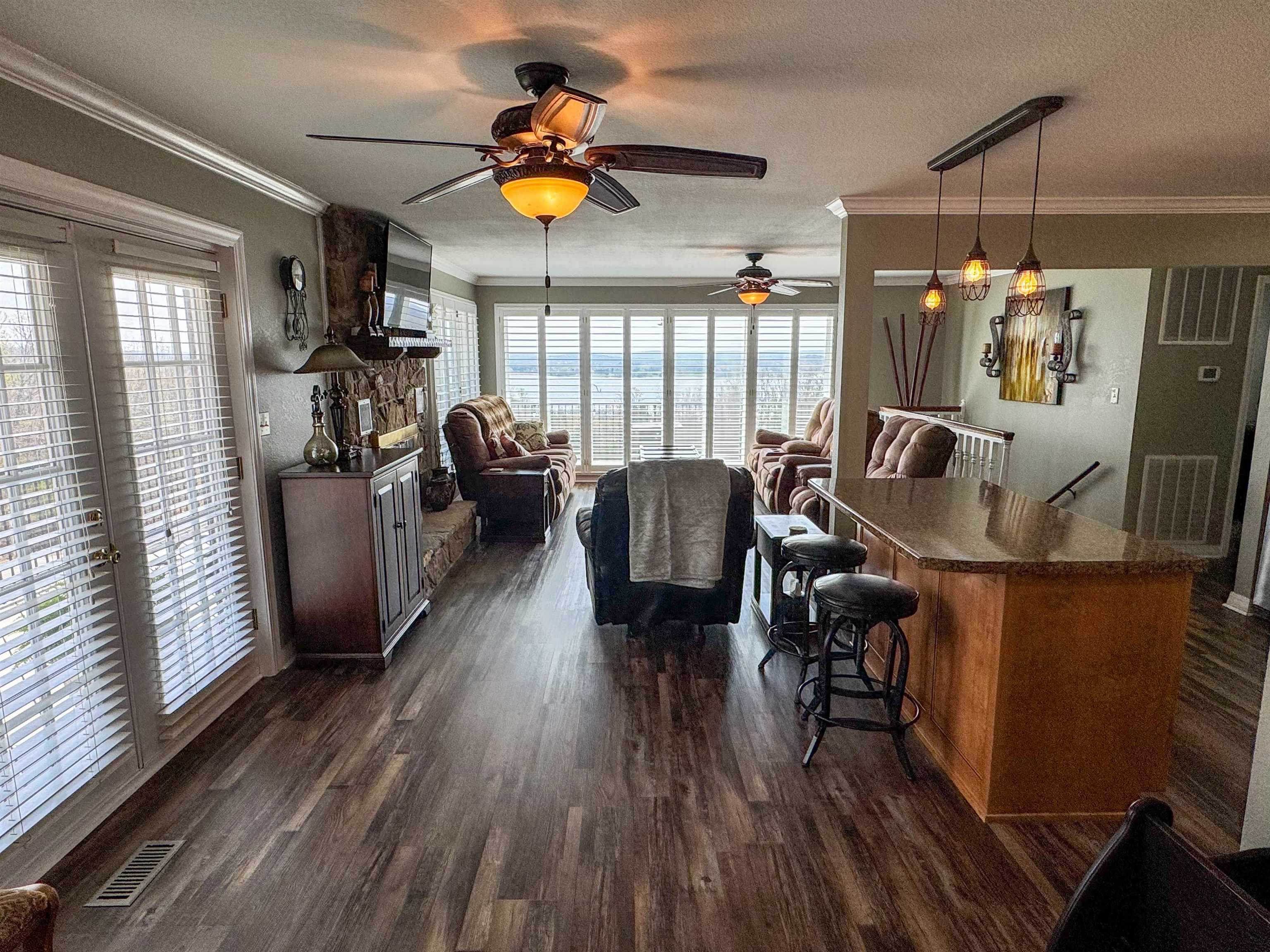 Photo 5 - Residential for sale – 2009  Michigan Ave   Horseshoe Bend, AR