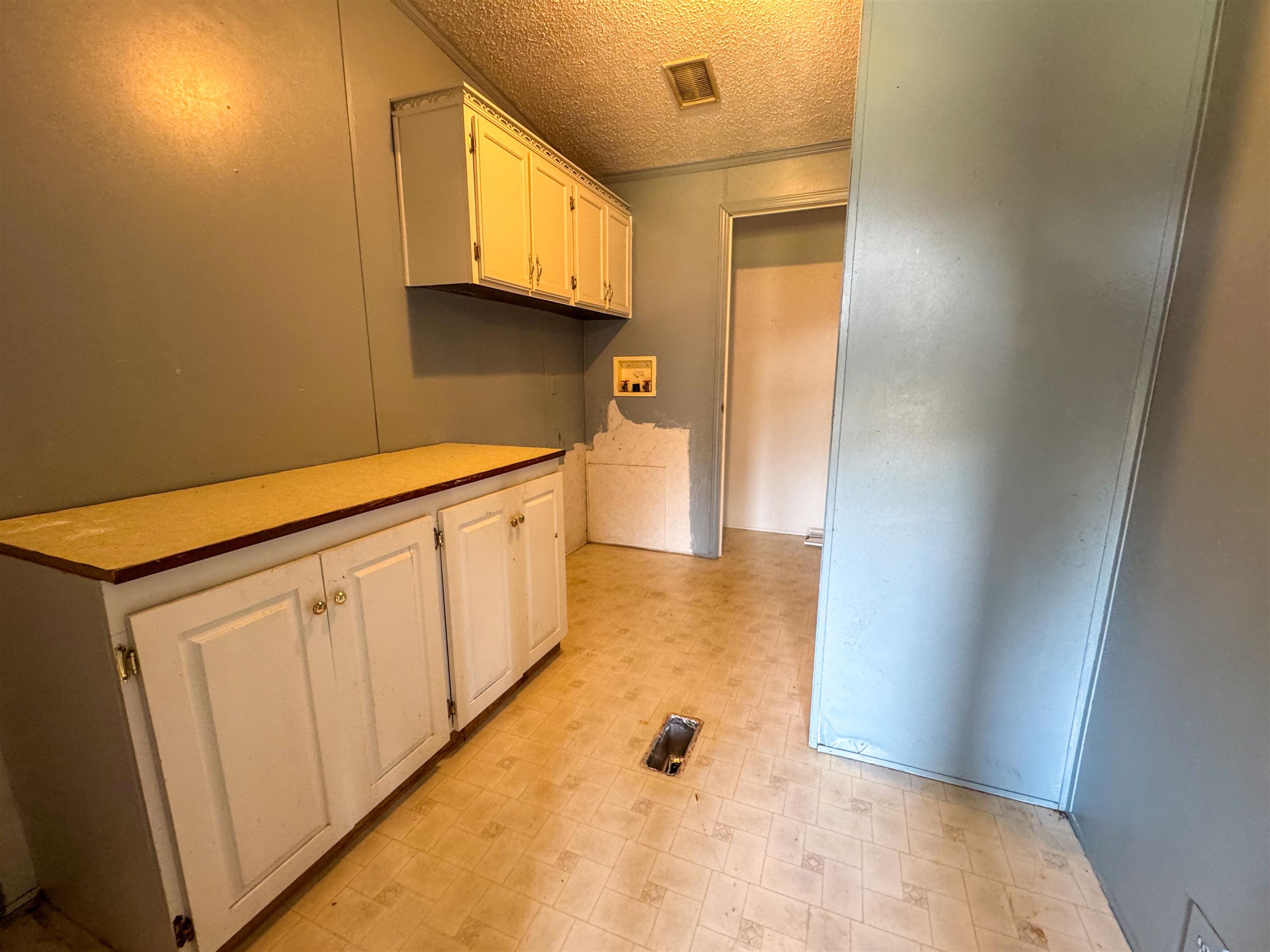 Photo 13 - Residential for sale – 1334  Annette   Mountain View, AR