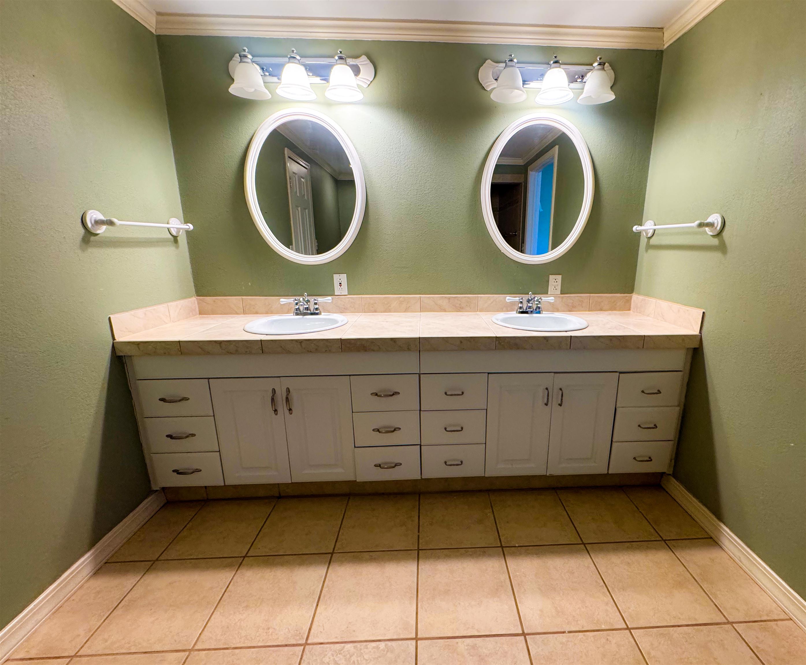 Photo 25 - Residential for sale – 1334  Annette   Mountain View, AR