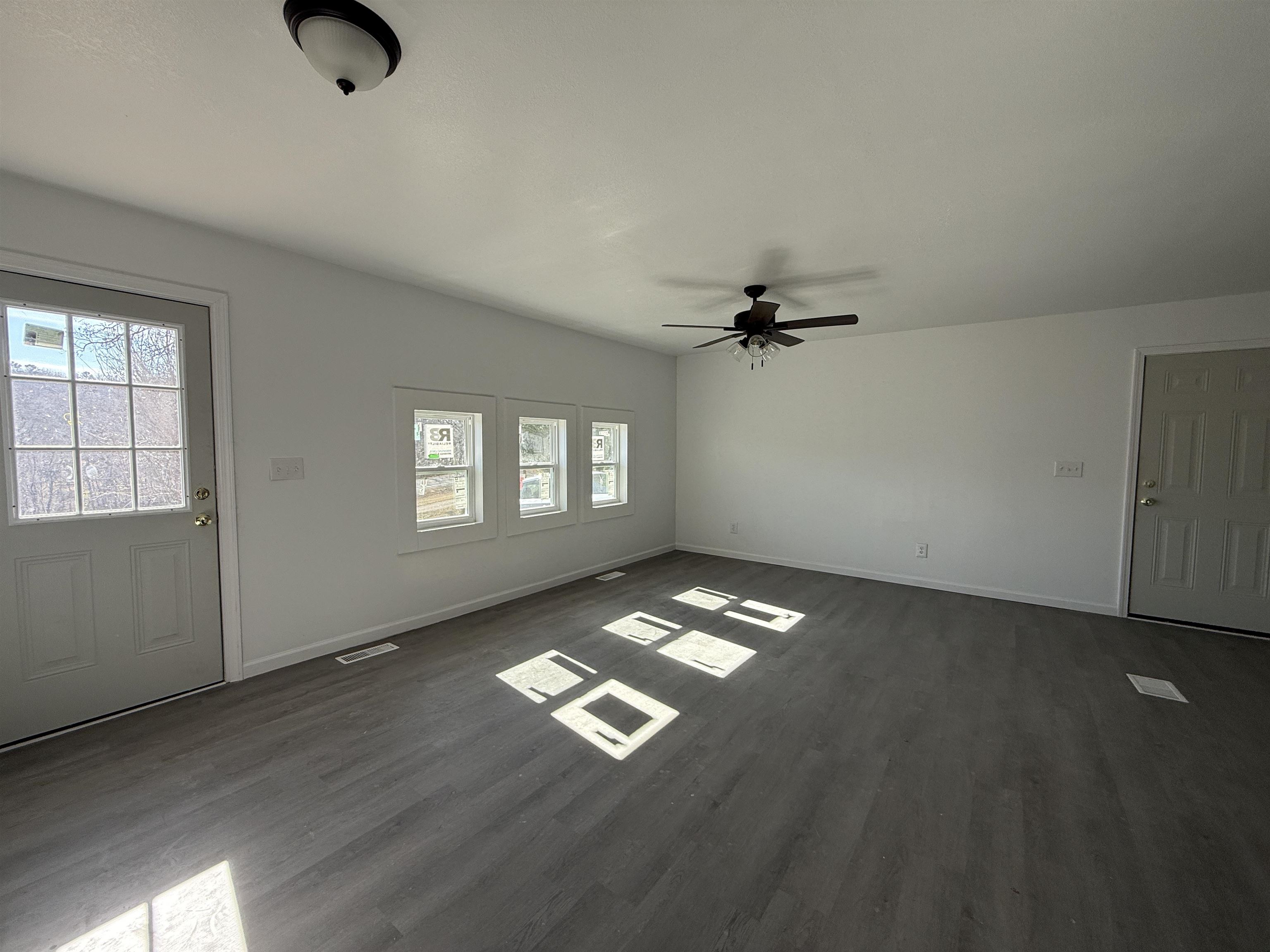 Photo 10 - Residential for sale – 1225  Old Main   Mammoth Spring, AR