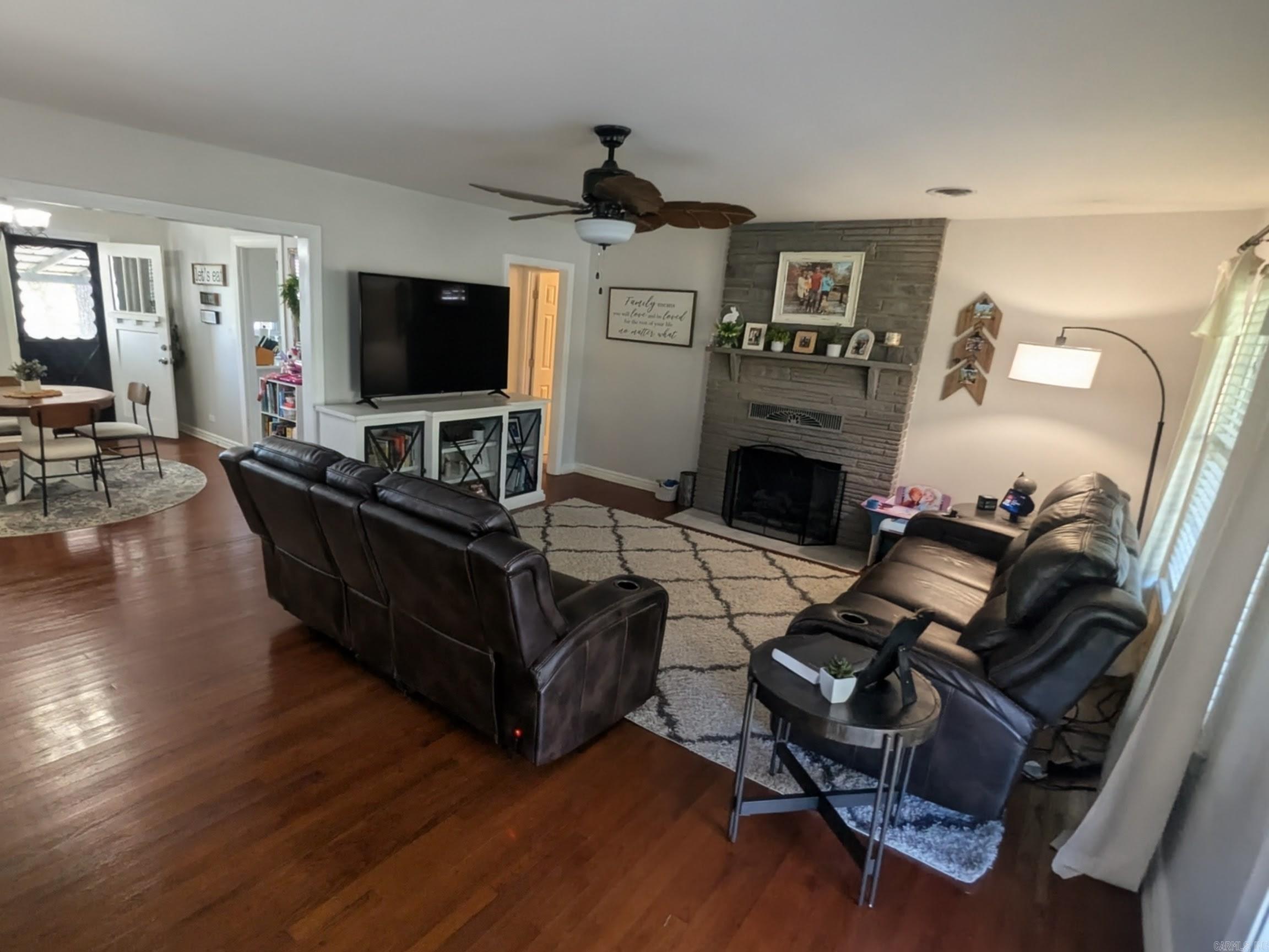 Photo 5 - Residential for sale – 1850  Maple   Batesville, AR